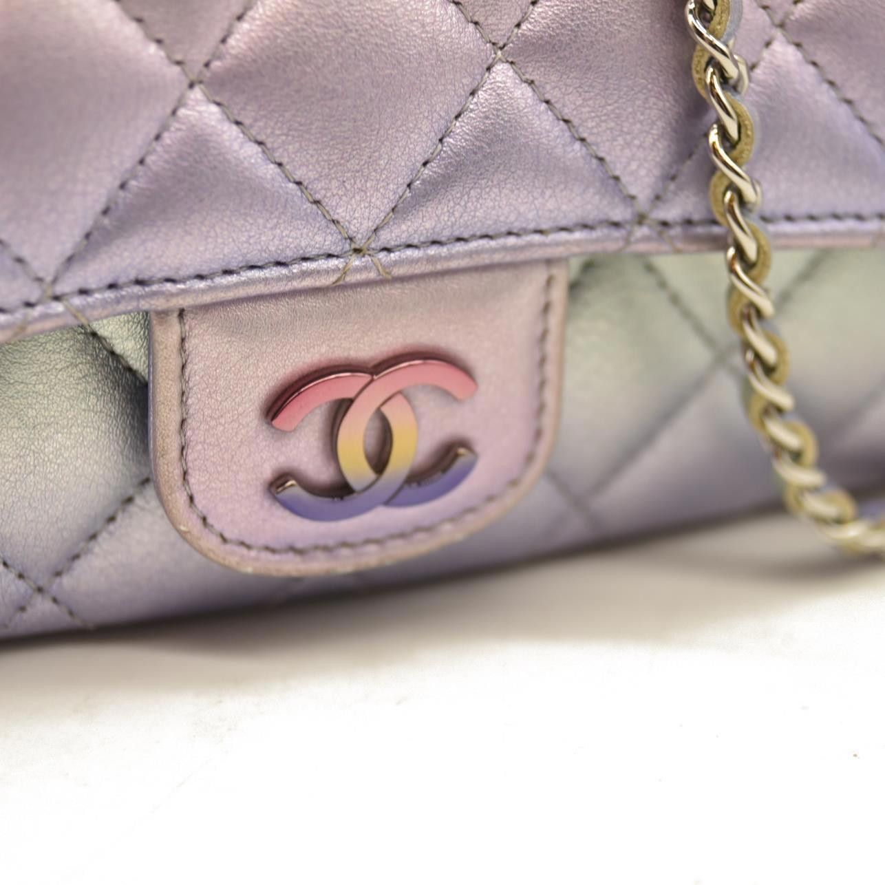 Chanel Chanel Gradient Metallic Calfskin Quilted Glasses Case Size ONE SIZE - 8 Thumbnail