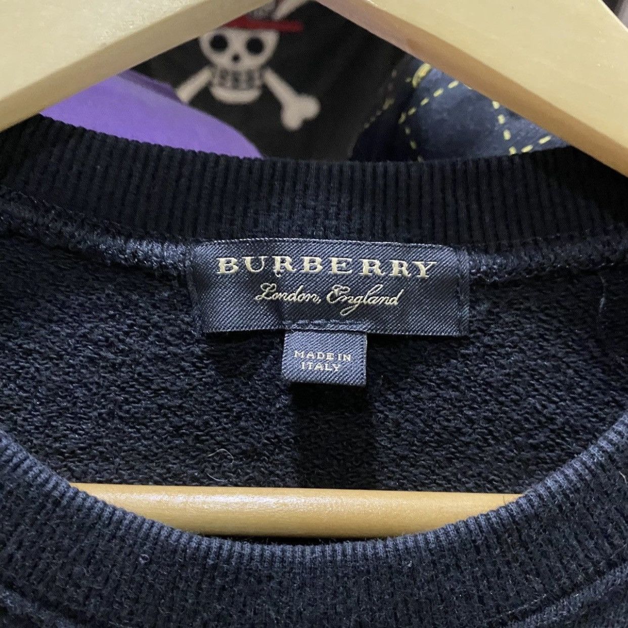 Burberry Burberrys Of London Rainbow Embroidered Spellout Crewneck Size US L / EU 52-54 / 3 - 8 Thumbnail