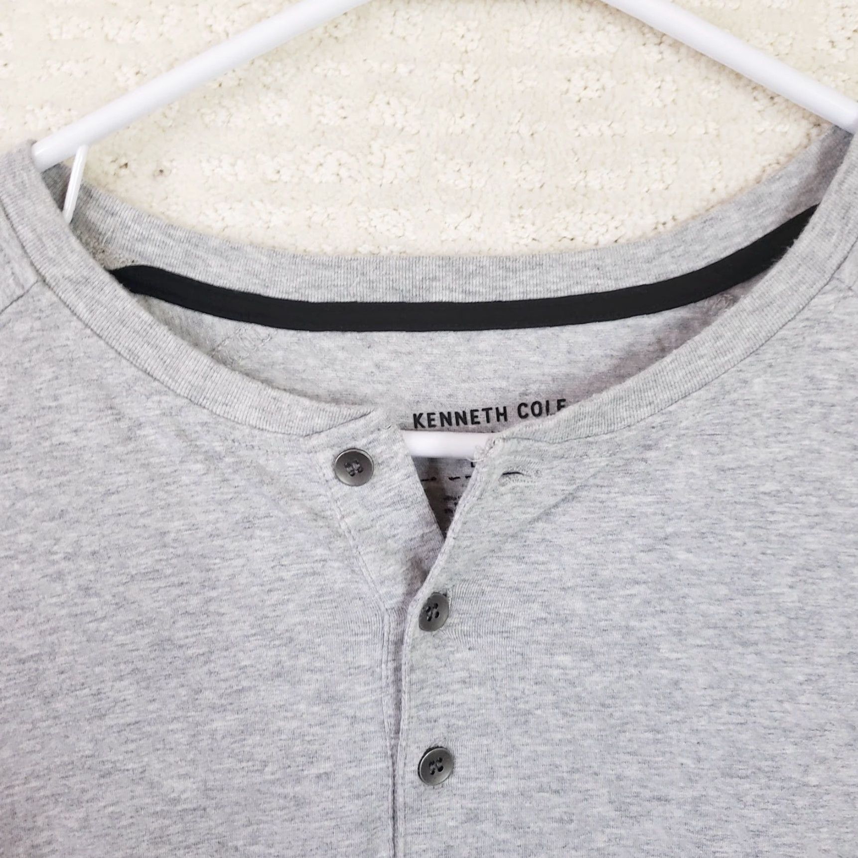 Kenneth Cole Kenneth Cole Henley LS Shirt Mens L Gray Heather Cotton Spandex 3 Button Logo Knit Lightweight Regular Fit Modern Size US L / EU 52-54 / 3 - 4 Thumbnail