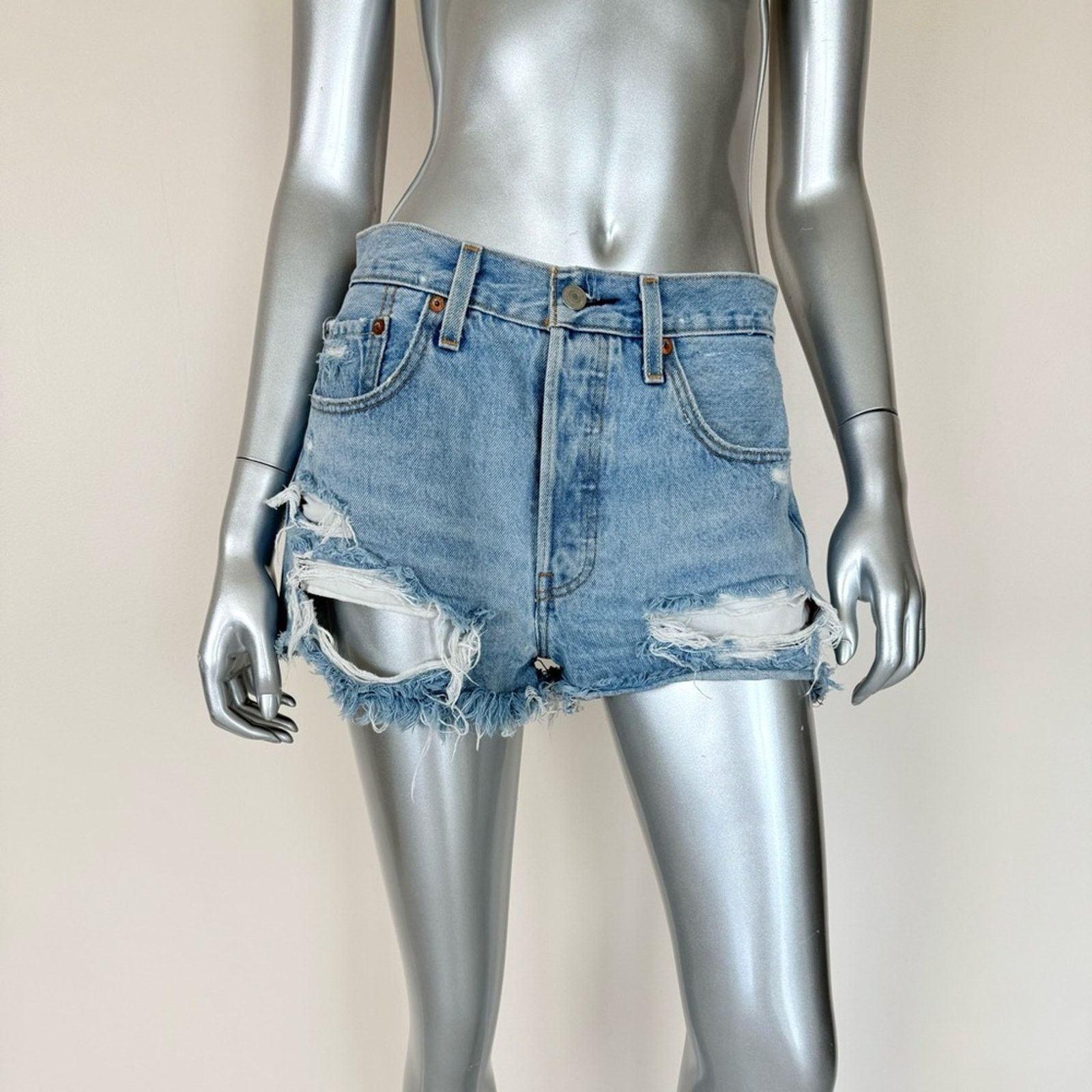 Levi's Levi’s women jeans shorts size 27 Size 27" / US 4 / IT 40 - 1 Thumbnail