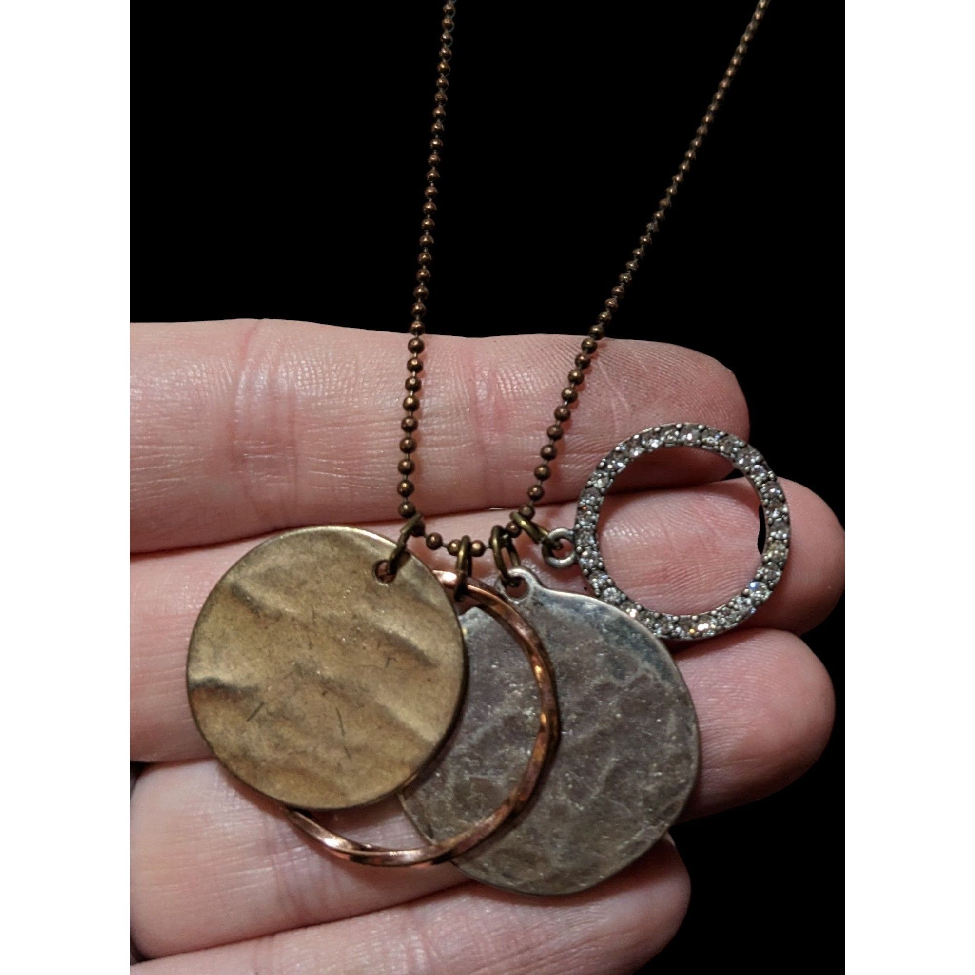 American Eagle Outfitters AEO Preppy Brutalist Metallic Charm Disc Necklace Size ONE SIZE - 3 Thumbnail