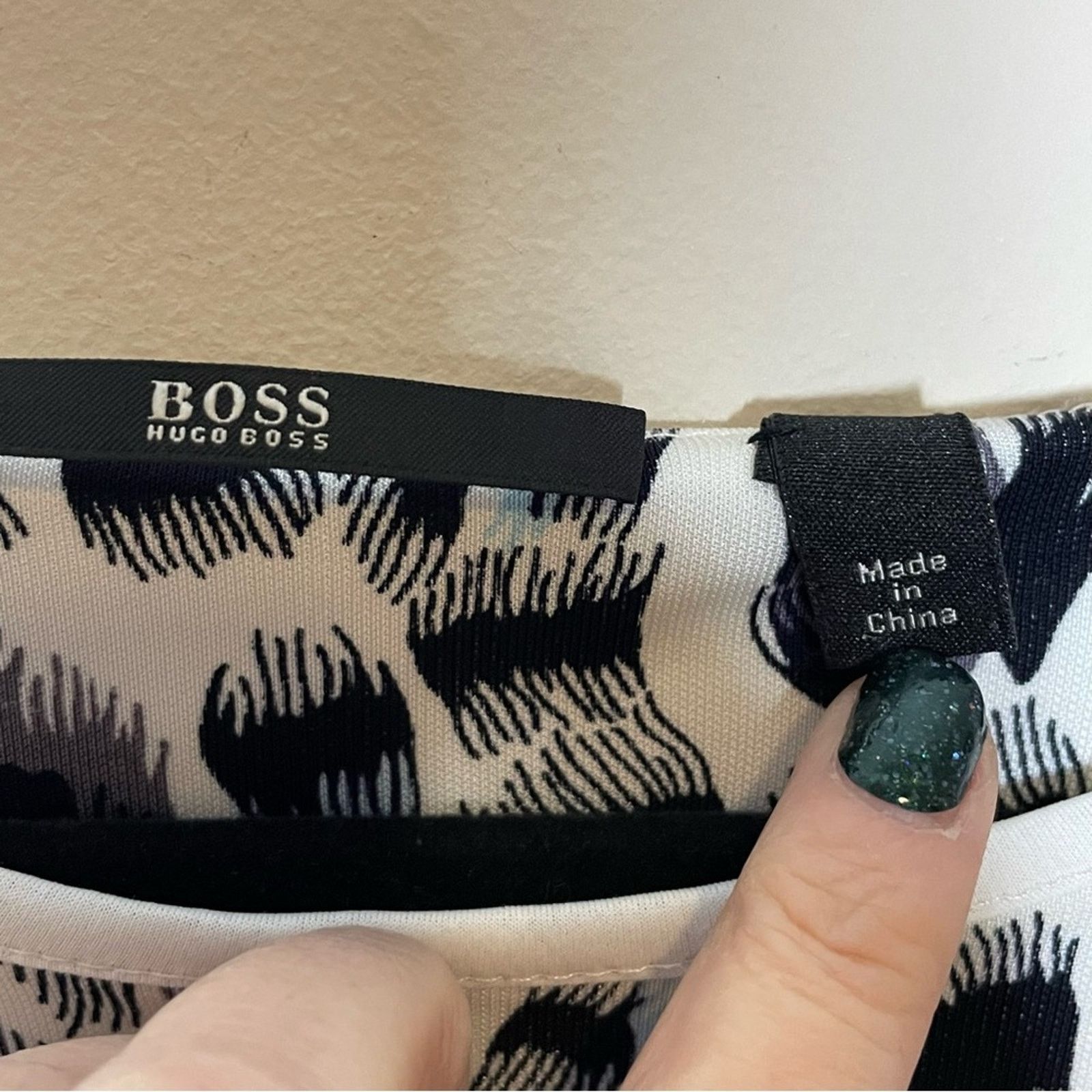 Hugo Boss Hugo Boss white, black & white abstract print jersey dress Size S / US 4 / IT 40 - 4 Thumbnail
