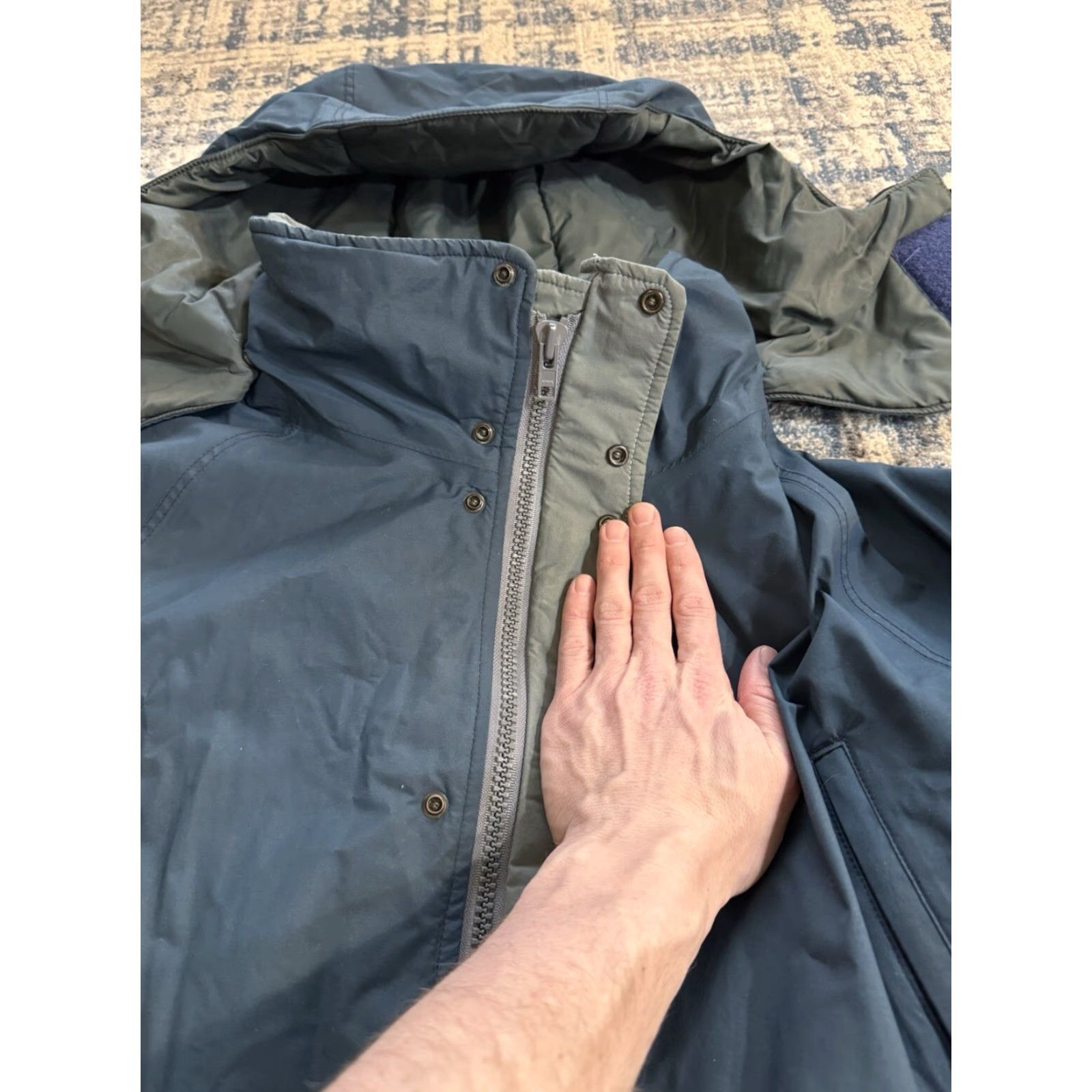Vintage VINTAGE L.L. Bean Maine Wardens Parka Jacket Mens Large Gore-Tex Coat Thinsulate Water Resistant USA Made Navy Blue Casual Workwear Outdoors Size US L / EU 52-54 / 3 - 6 Thumbnail