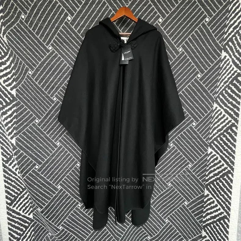 Saint Laurent Paris Saint Laurent Paris Black cloak pure wool coat Size XS / US 0-2 / IT 36-38 - 1 Thumbnail