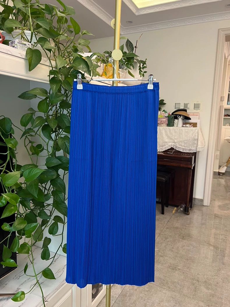Issey Miyake Issey Miyake size:3 Colorful blue pleated skirt Size 31" - 1 Thumbnail