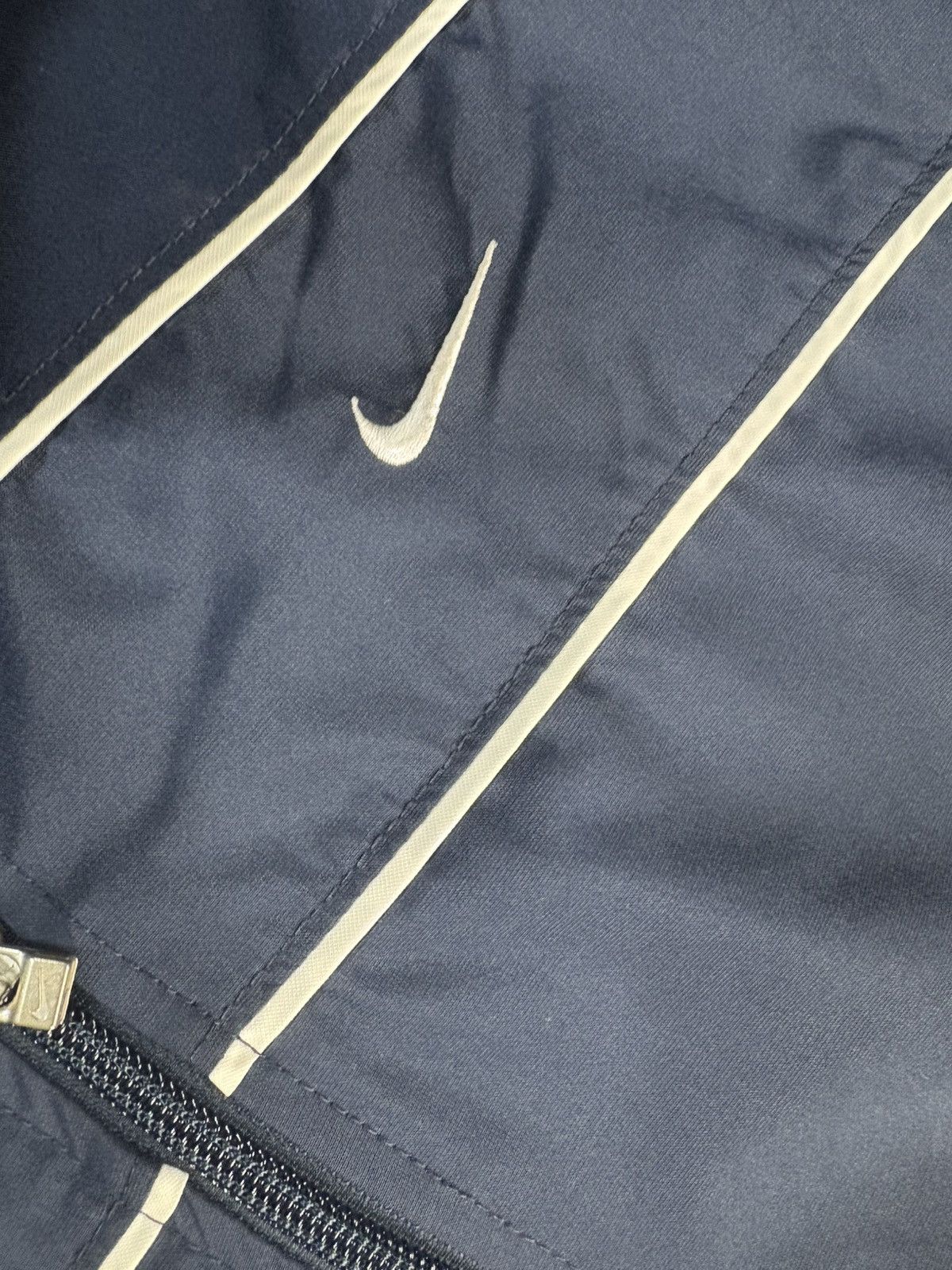 Nike × Vintage Y2K 2000 Navy Nike Windbreaker ZipUp Jacket Size US XL / EU 56 / 4 - 5 Thumbnail