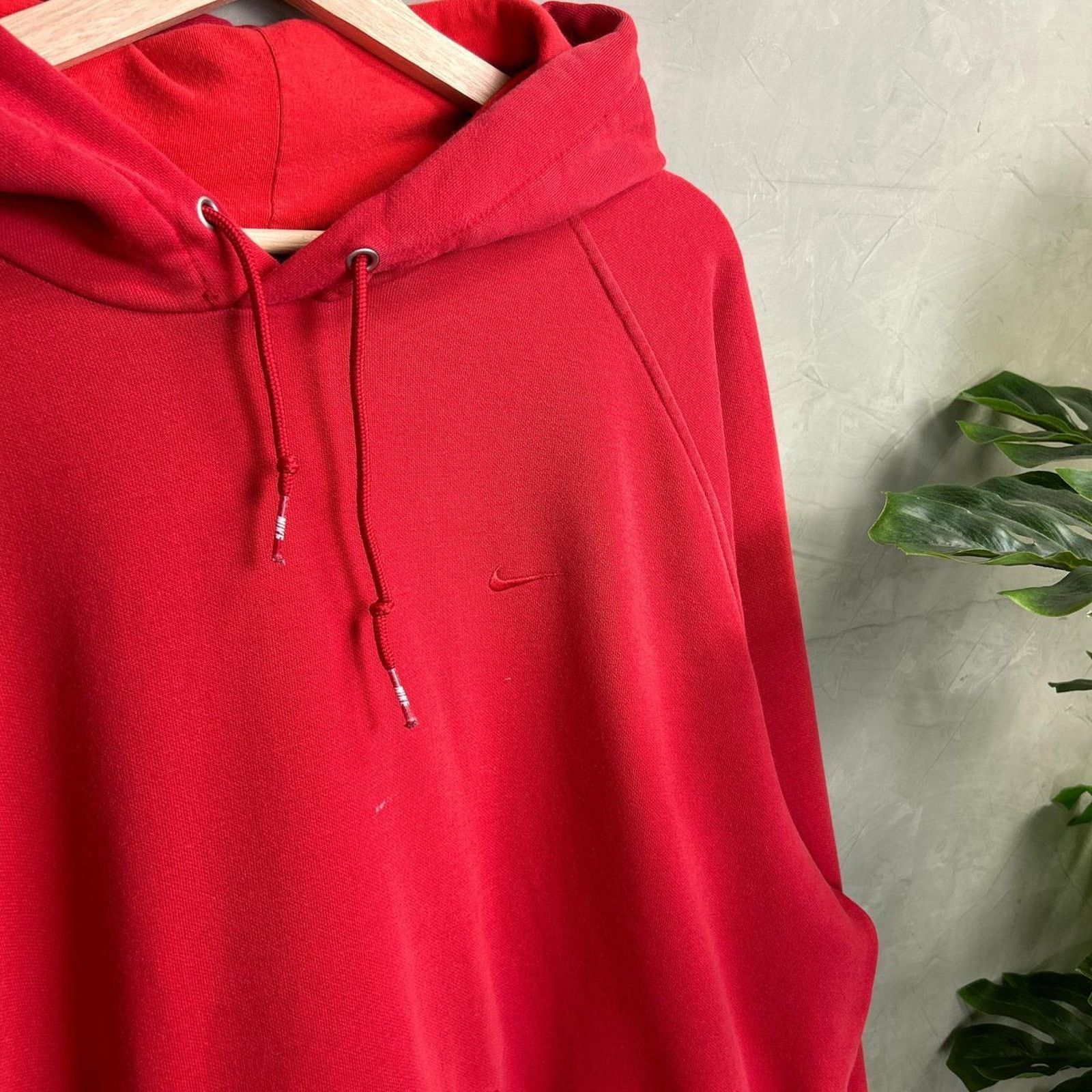 Nike Nike Tonal Essential “Cherry” XXL 2000s Silver Tag Hoodie Size US XXL / EU 58 / 5 - 2 Thumbnail