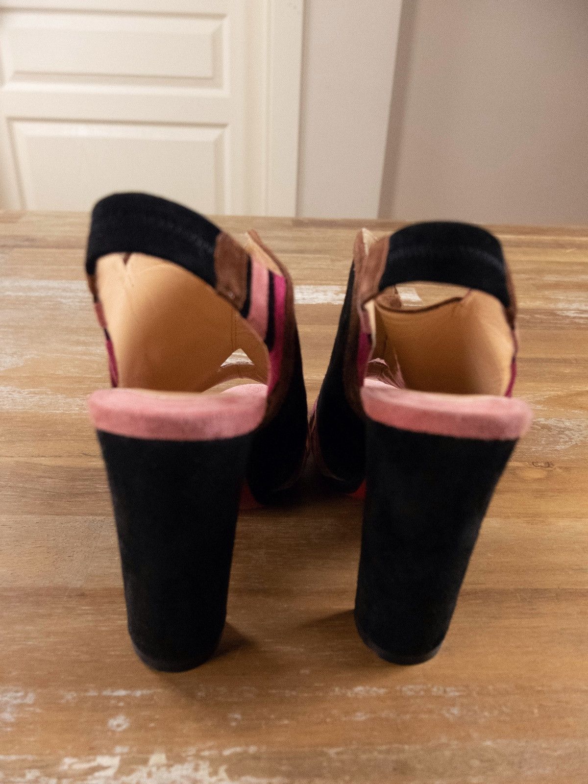 Christian Louboutin CHRISTIAN LOUBOUTIN Fourmi pink suede slingback sandals 6 36 Size US 6 / IT 36 - 5 Thumbnail
