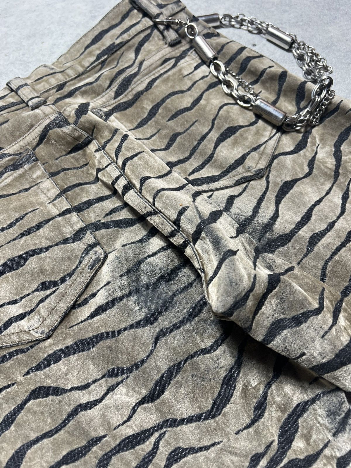 Japanese Brand Sick Vintage Bison Zebras Art Super Flared Pants Size US 28 / EU 44 - 13 Thumbnail
