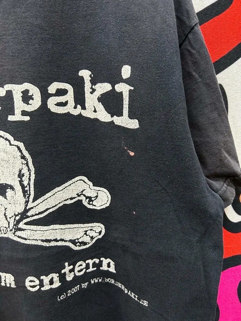 Vintage Vintage 2000s Borderpaki Punk Band tshirt size L Size US L / EU 52-54 / 3 - 7 Thumbnail