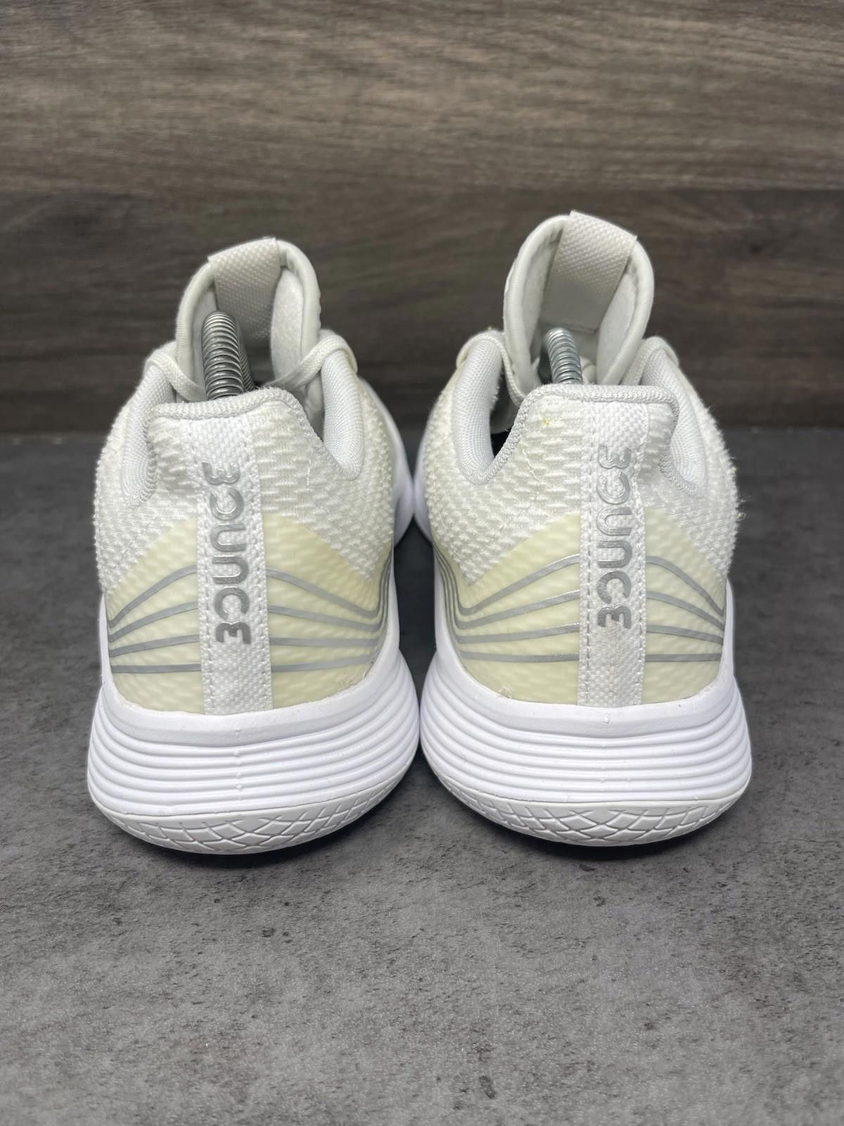 Adidas Adidas Novaflight Sneakers Womens Size 9 White Volleyball Size US 9 / IT 39 - 6 Thumbnail