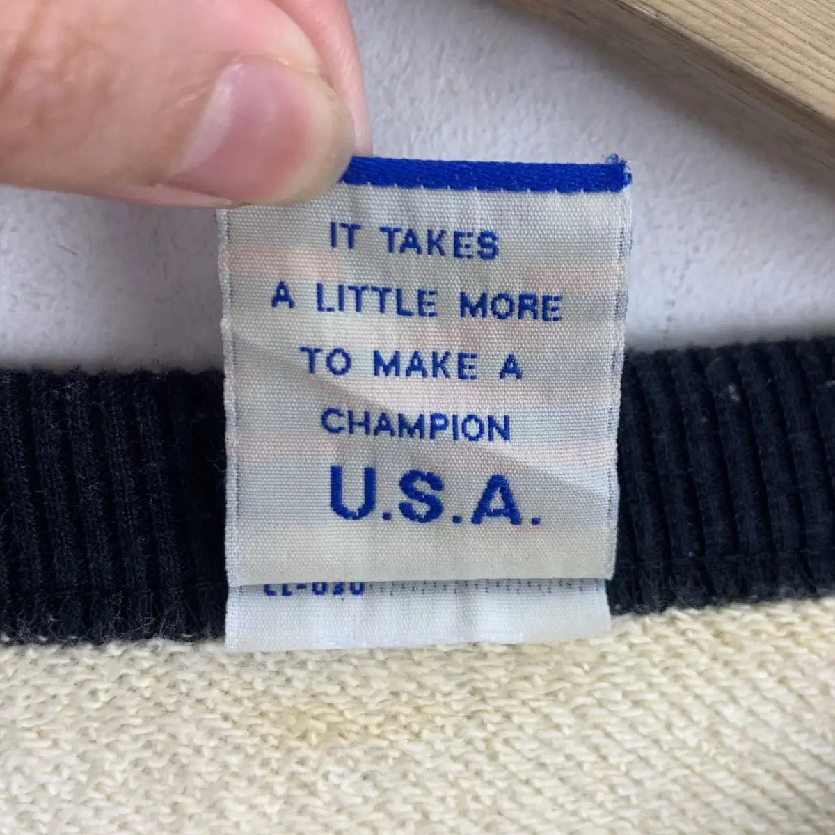 Champion Vintage CHAMPION PRODUCTS Center Logo XXXL Sweatshirt Size US XXL / EU 58 / 5 - 6 Thumbnail