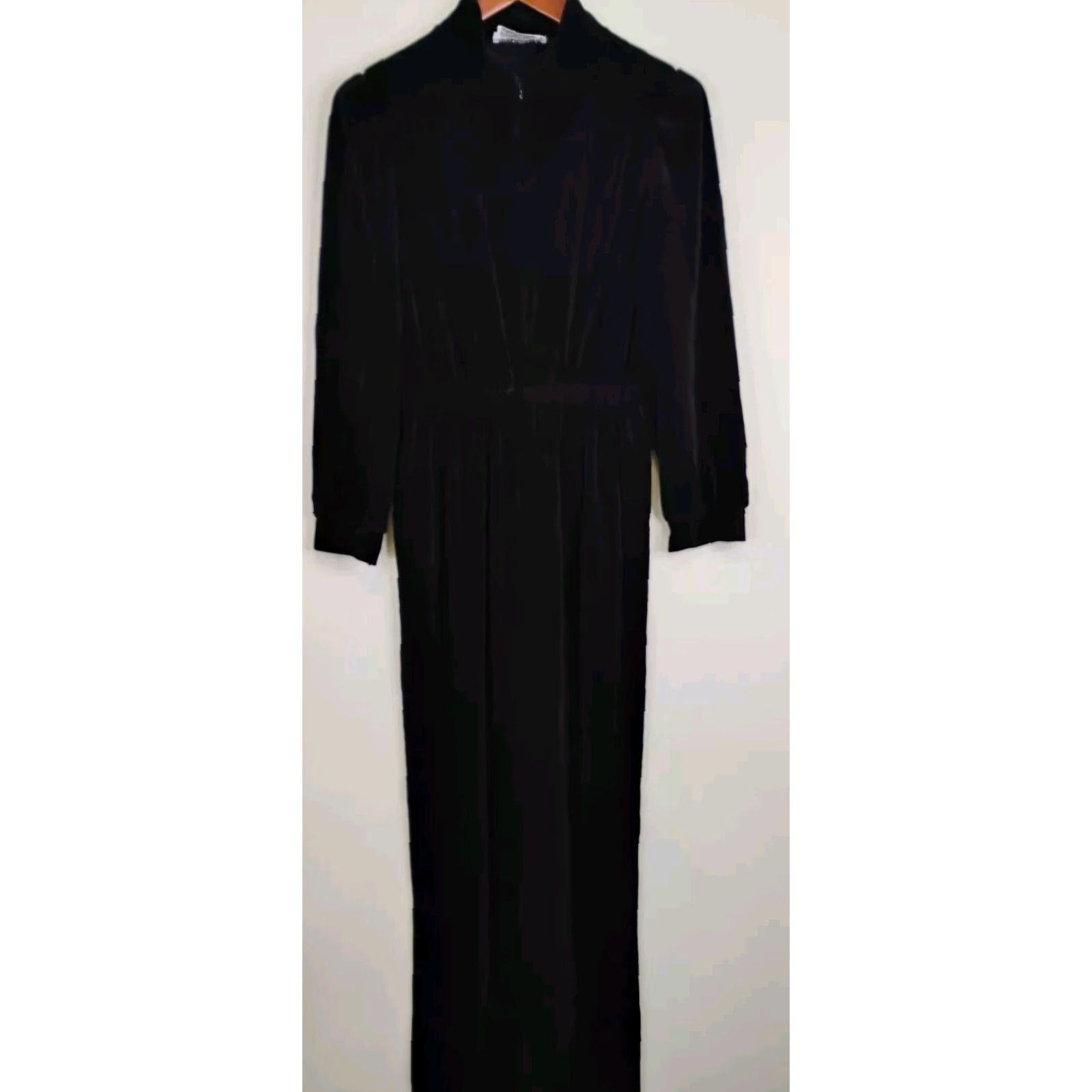 Lord & Taylor VINTAGE LORD & TAYLOR Jumpsuit One-Piece Velour Black Women Small Long Sleeve ZIP Front Size S / US 4 / IT 40 - 2 Thumbnail