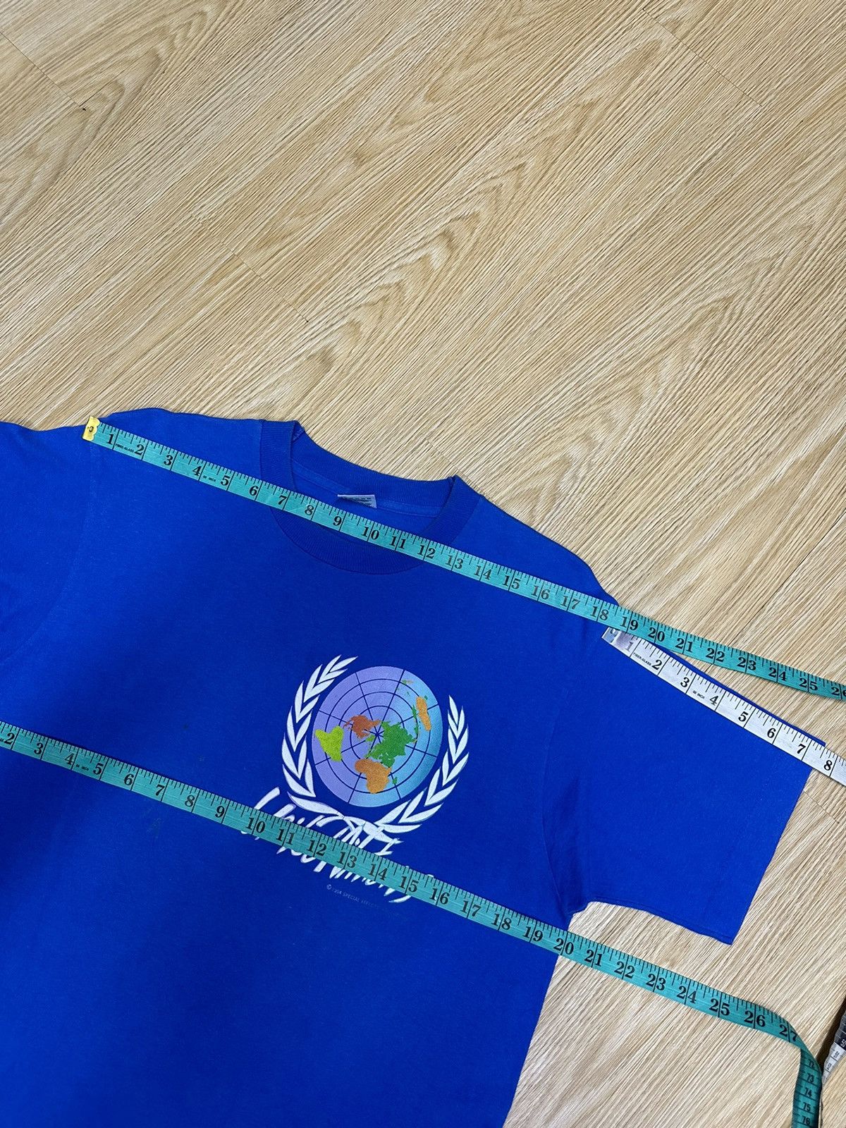 Fruit Of The Loom Vintage 1994 United Nations FOTL Tshirt A247 Size US S / EU 44-46 / 1 - 10 Thumbnail