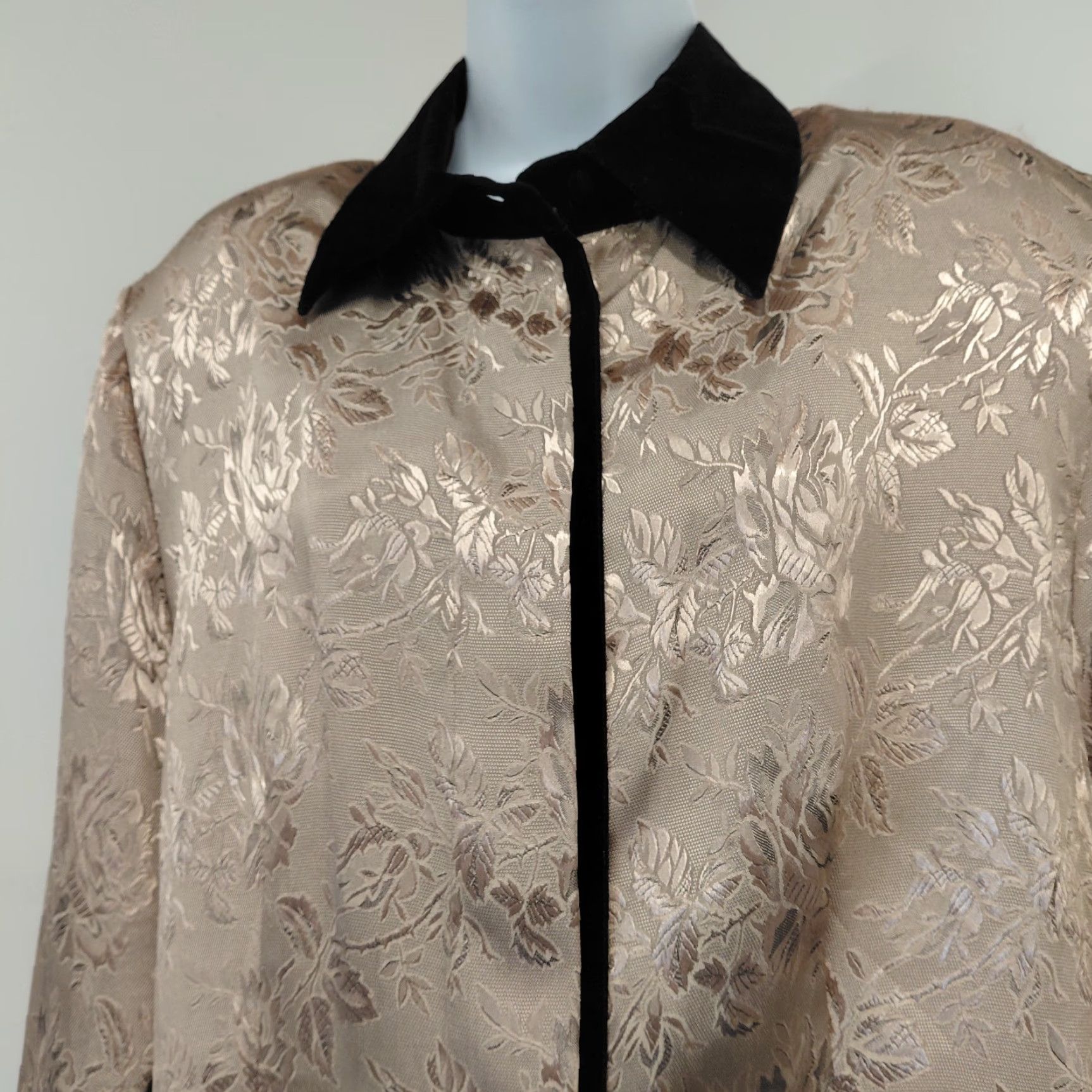 Velvet Susan Hutton Blouse Womens 16W Gold Black Velvet Trim Button Up Long Sleeve Shirt Tailored Embellished 1990s Women’s Size XXL / US 16-18 / IT 52-54 - 7 Thumbnail
