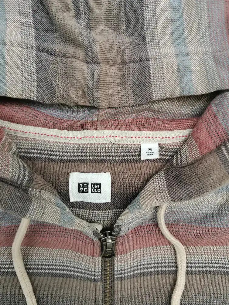 Japanese Brand × Uniqlo Rare!!! Uniqlo Hoodie Sweaters Size US M / EU 48-50 / 2 - 3 Thumbnail