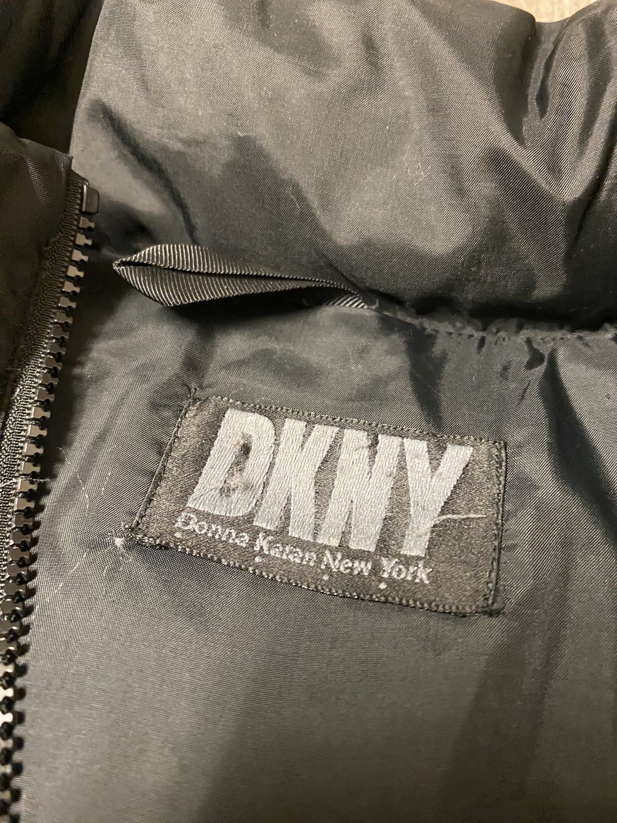 DKNY × Vintage Vintage 90’s DKNY USA Puffer Jacket Zip Up Y2K TNF Size US M / EU 48-50 / 2 - 7 Thumbnail