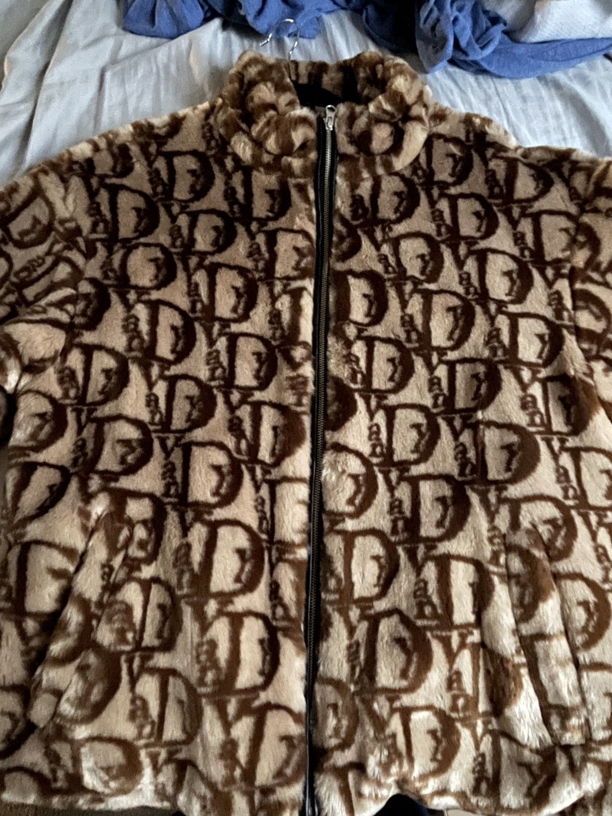Vandy The Pink Vandy print all over coat Size US M / EU 48-50 / 2 - 1 Thumbnail