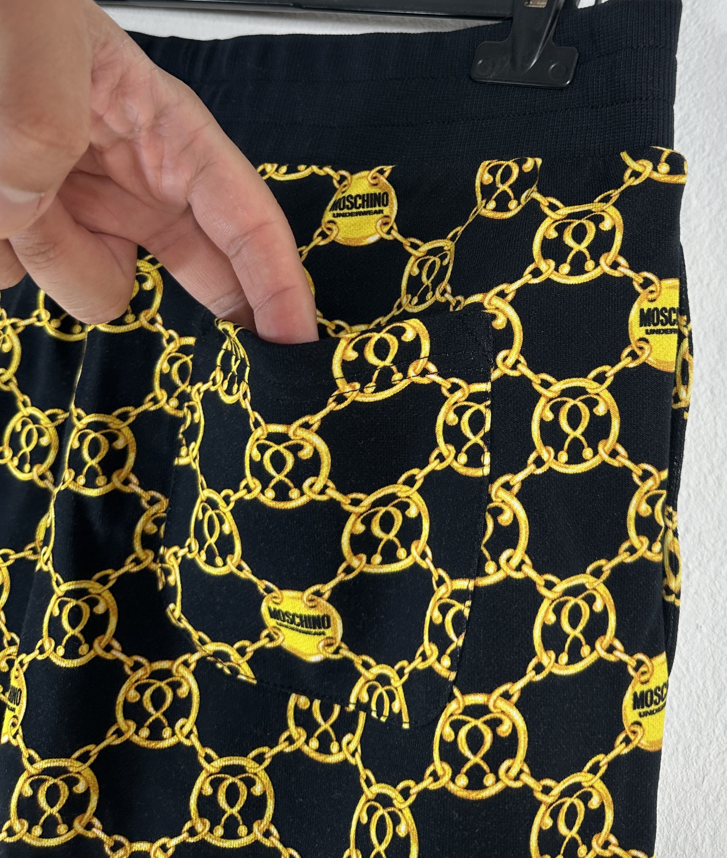 Moschino Shorts Pants Size US 38 / EU 54 - 4 Thumbnail