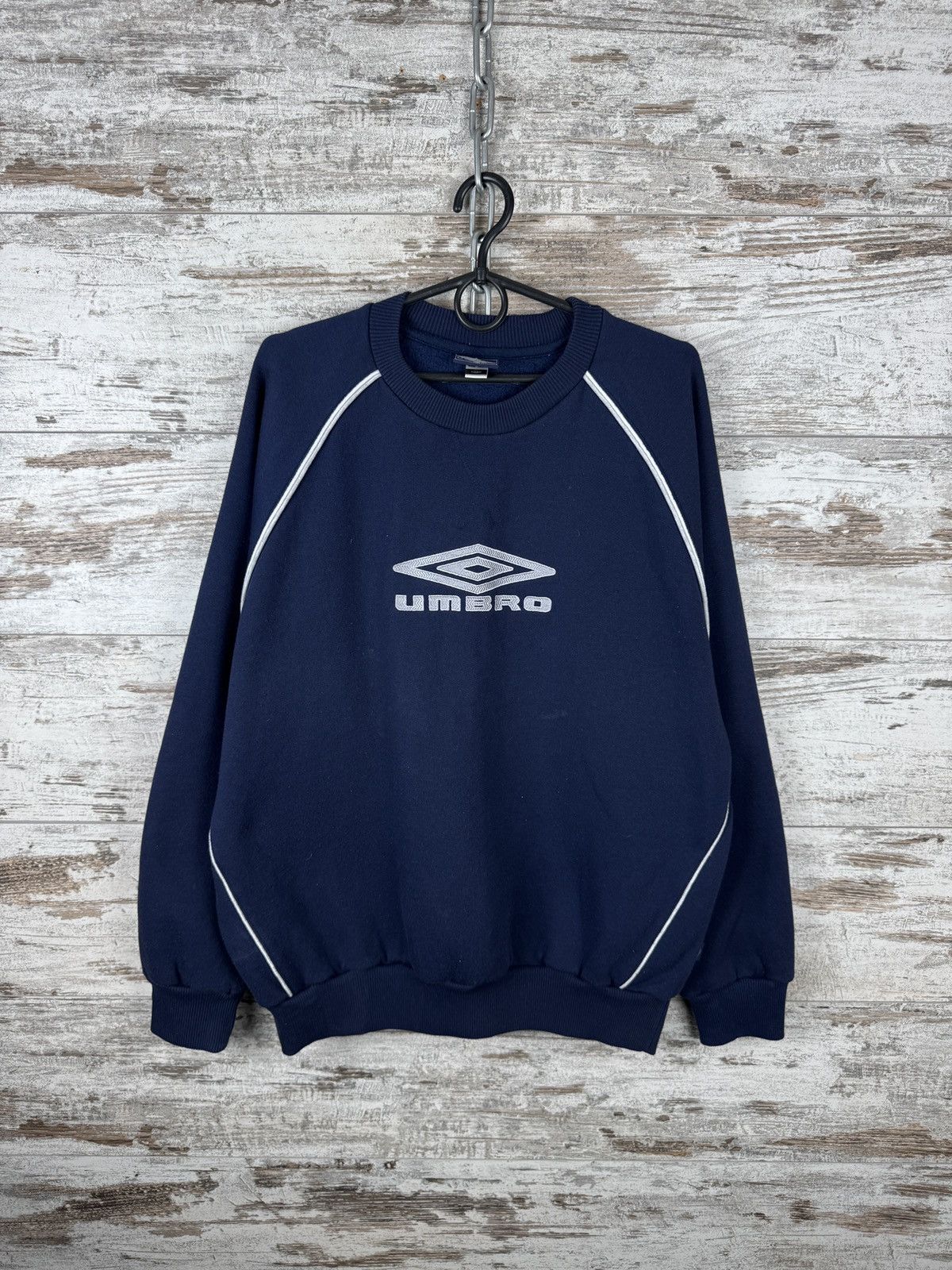 Umbro × Vintage Mens Vintage Umbro center logo sweatshirt y2k rare jacket Size US L / EU 52-54 / 3 - 1 Thumbnail