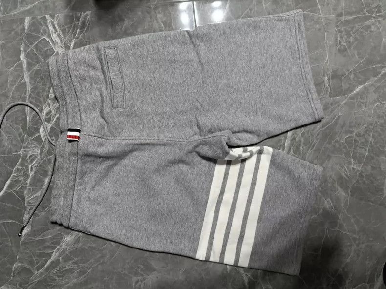 Thom Browne Thom browne Size 0 Shorts 2504-Nextarrow Size US 30 / EU 46 - 2 Thumbnail