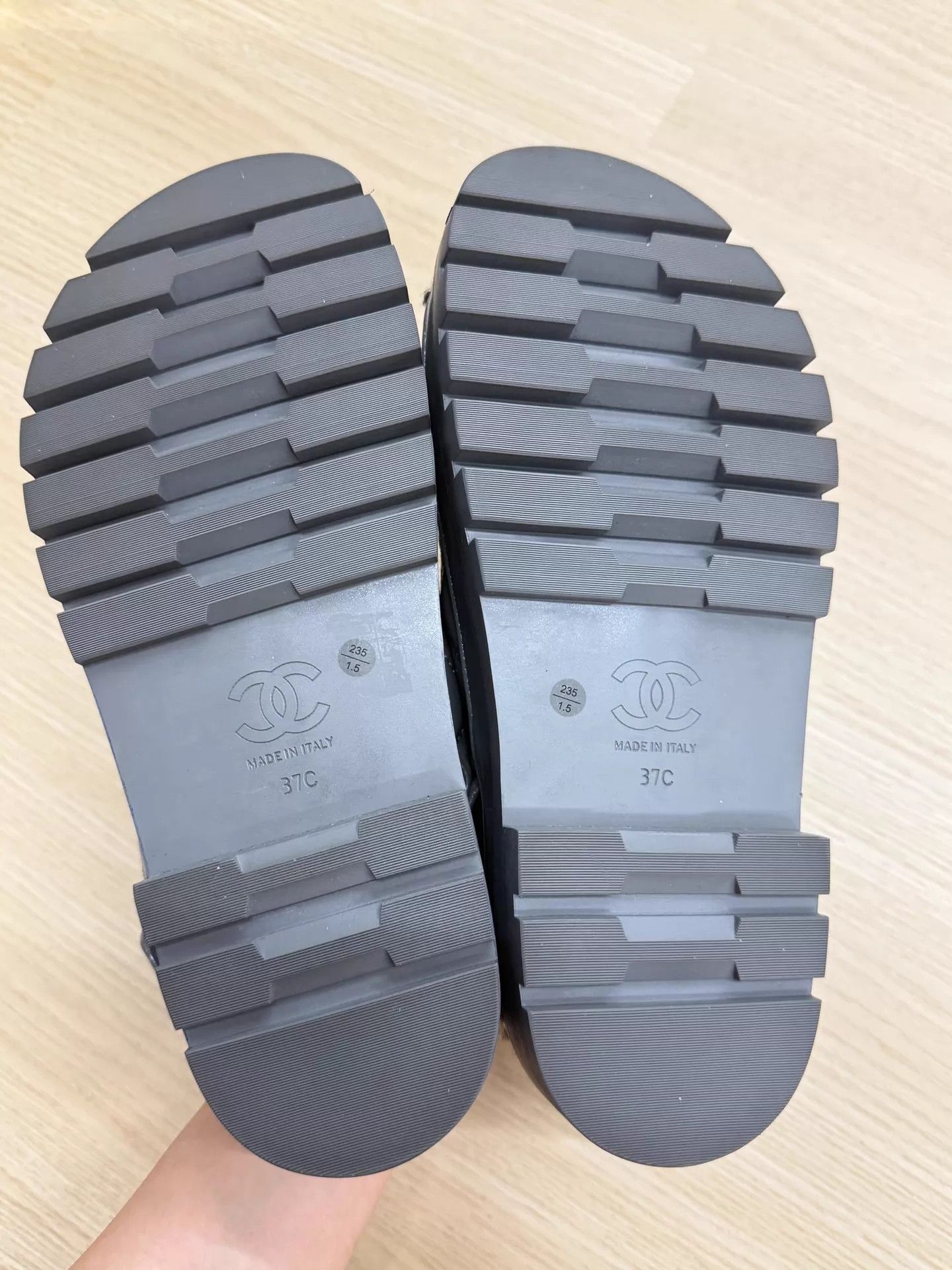 Chanel Chanel Gray Fur Velcro Sandals Size 37 New Size US 6.5 / IT 36.5 - 6 Thumbnail