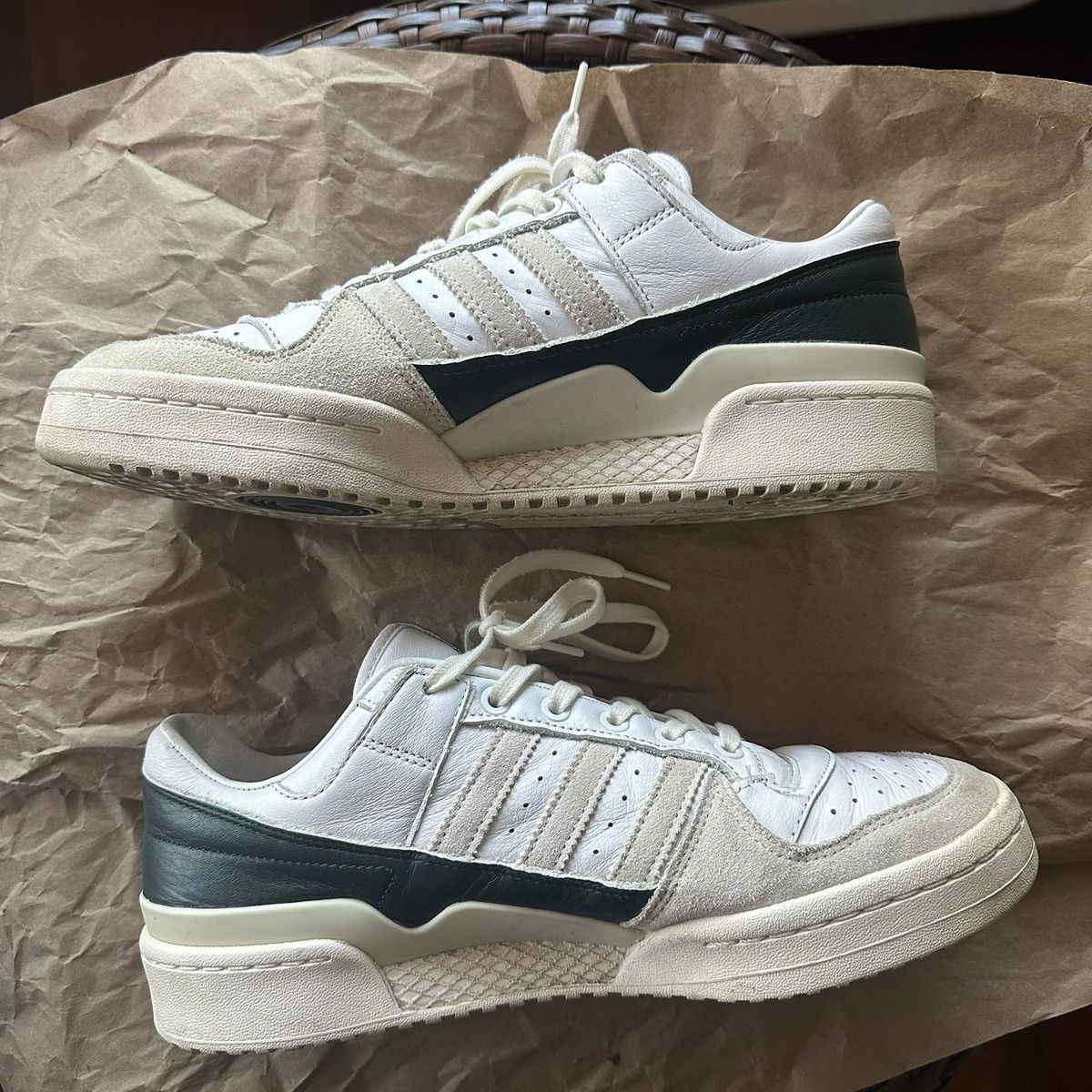 Adidas × Kith Kith x Adidas Forum Low Size US 10.5 / EU 43-44 - 2 Thumbnail