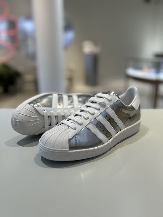 Adidas superstar on sale silver size 6