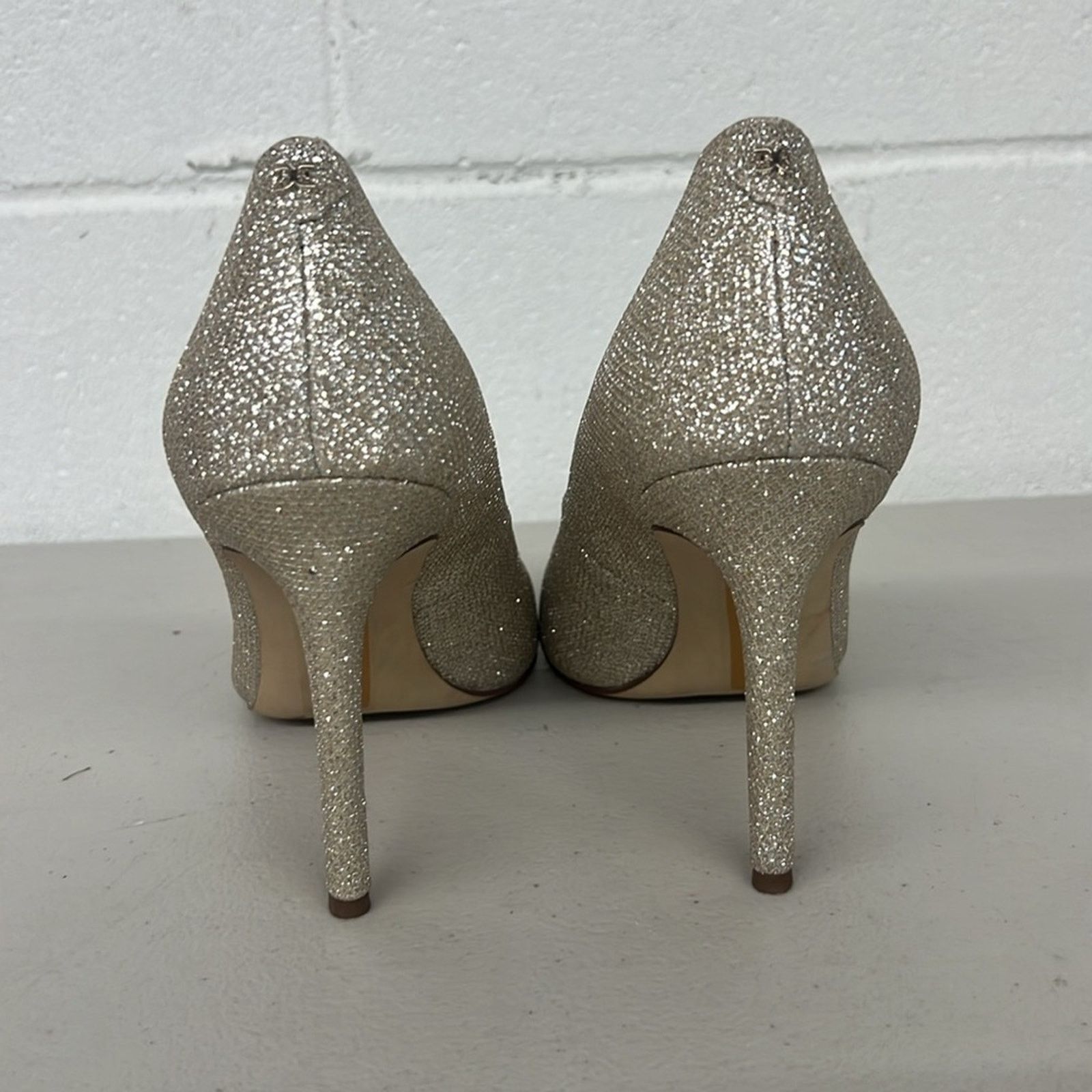 Sam Edelman Sam edelman sz8.5 gold glitter heels pointed toe Danna pump Size US 8.5 / IT 38.5 - 3 Thumbnail