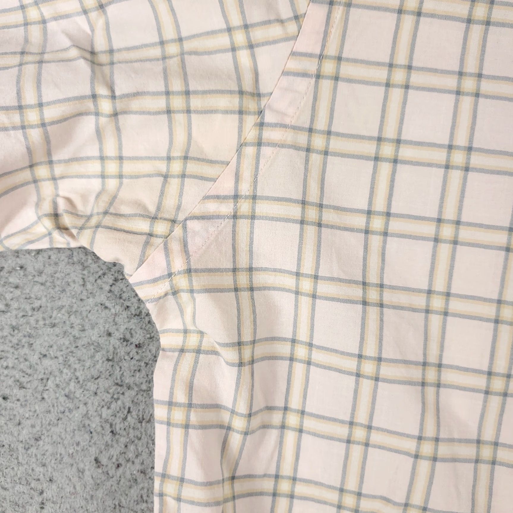 Tommy Hilfiger Tommy Hilfiger Men's Medium Beige Plaid Button-Up Shirt - Short Sleeve Casual Wear Size US M / EU 48-50 / 2 - 3 Thumbnail