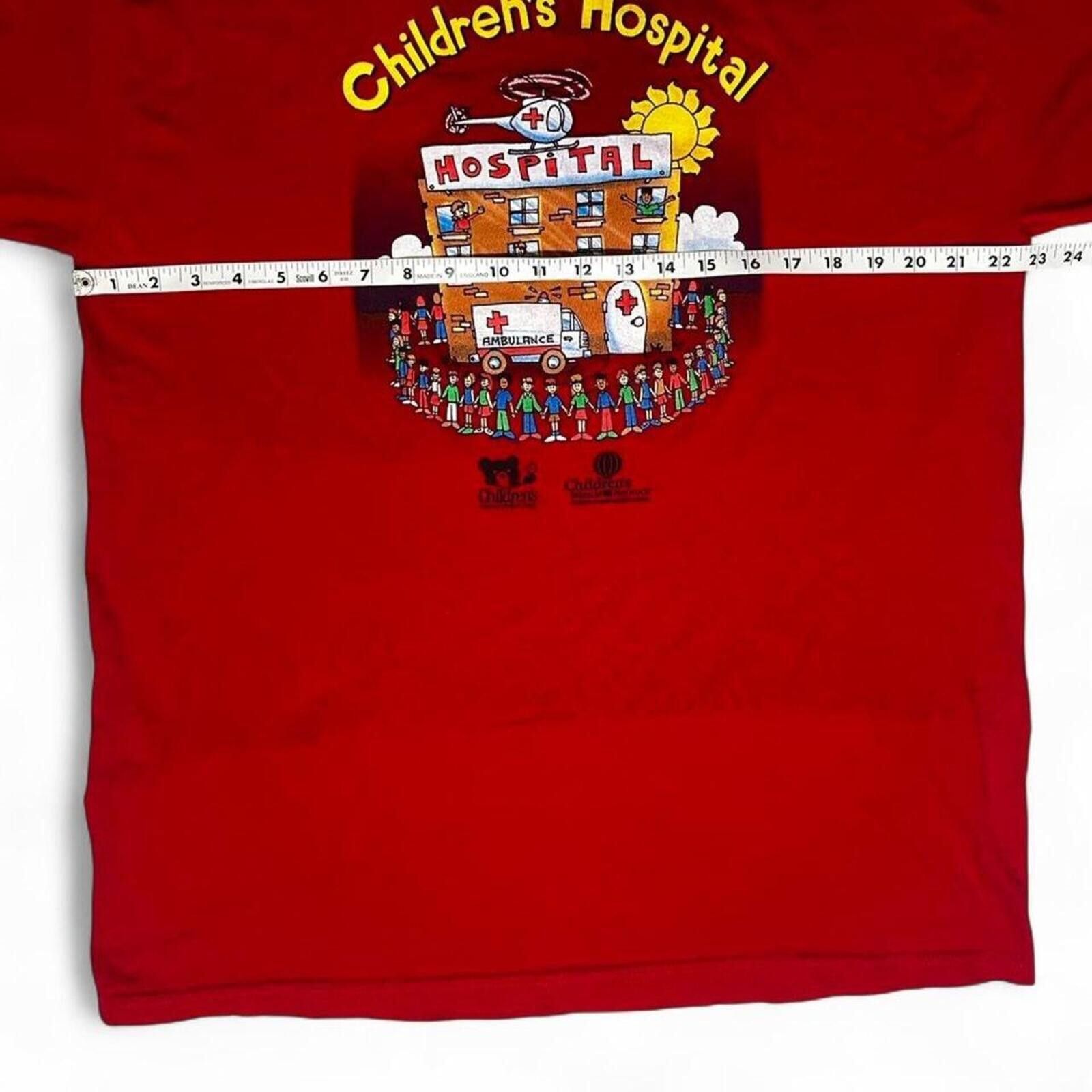 Gildan Vintage Children's Hospital Hand-in-Hand Graphic T-Shirt XL Size US L / EU 52-54 / 3 - 5 Thumbnail