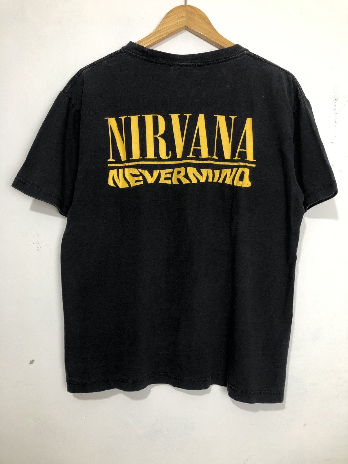 Band Tees Vintage Nirvana Nevermind T-Shirt Size US L / EU 52-54 / 3 - 3 Thumbnail