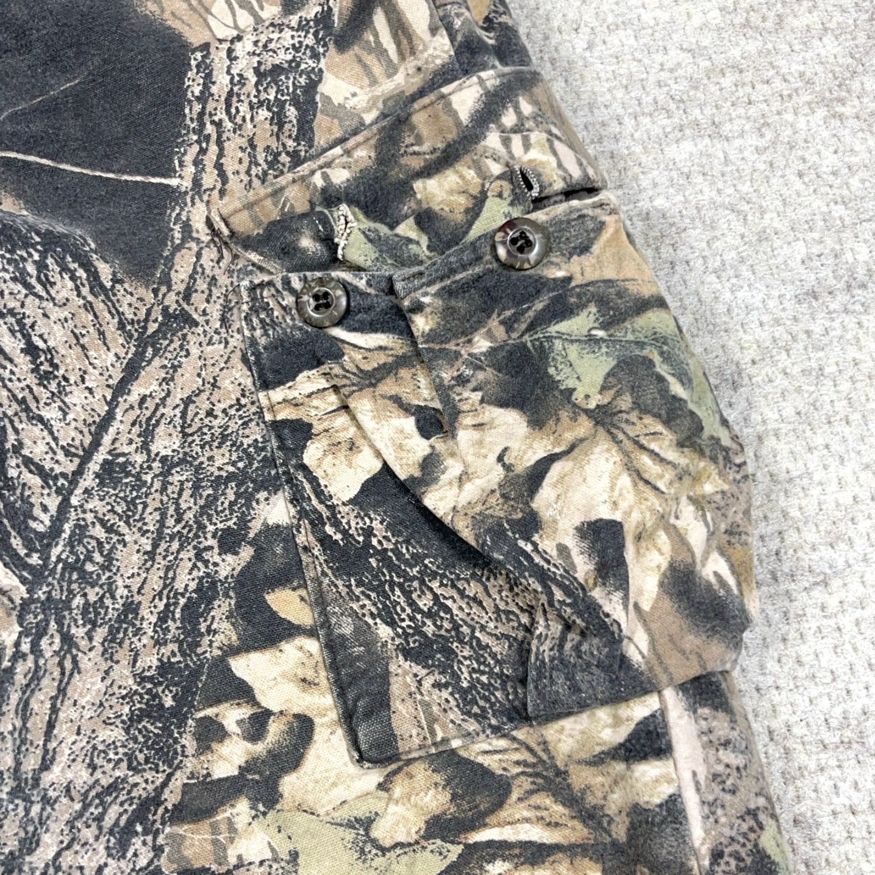 Realtree VINTAGE Realtree Camouflage Cargo Pants Men 34x31 Baggy 90s Chamois USA Cotton Canvas Brown 5-Pocket Design, Cargo, Relaxed, Straight Mens Size US 34 / EU 50 - 5 Thumbnail