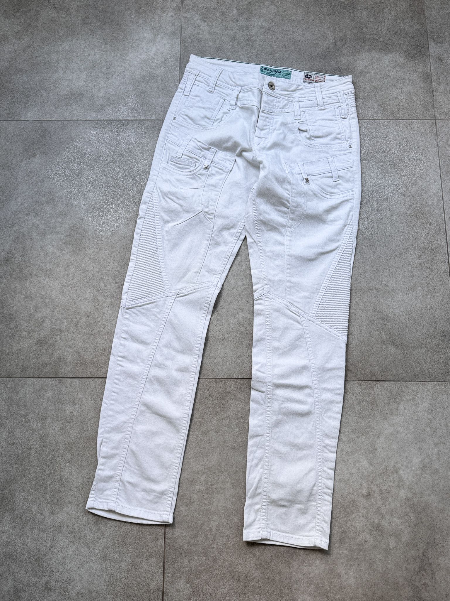 Japanese Brand Vintage Cipo Baxx White Jeans Size US 31 - 1 Thumbnail