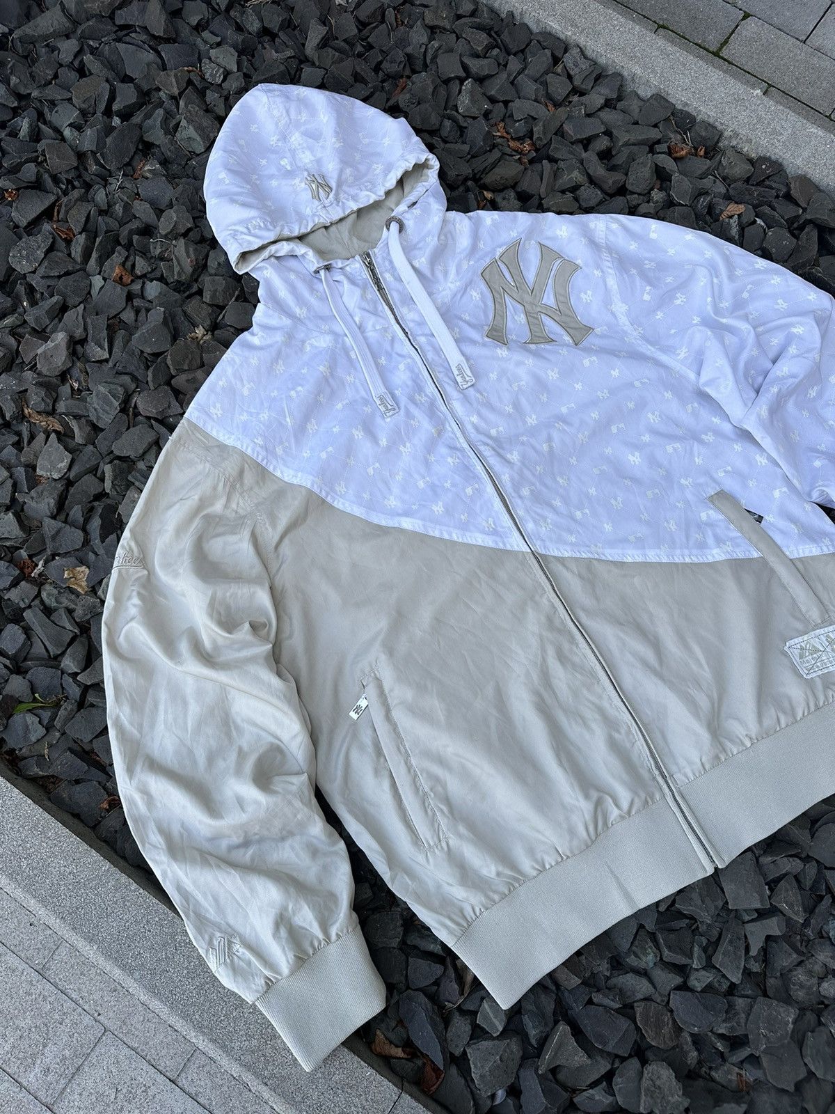 Majestic × New York Yankees × Vintage Vintage yankees jacket majestic monogram big back print Size US L / EU 52-54 / 3 - 2 Thumbnail