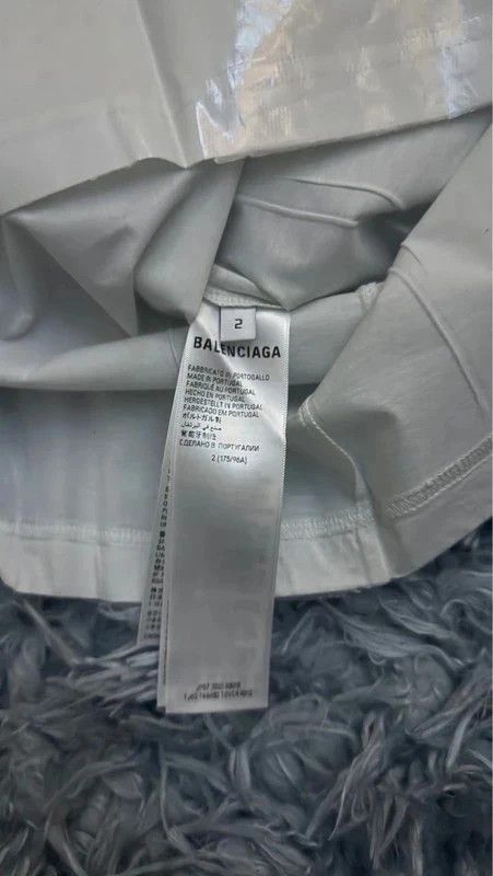 Balenciaga SS23 Loading Error Misplaced Neckline Laminated White LS Size US M / EU 48-50 / 2 - 4 Thumbnail