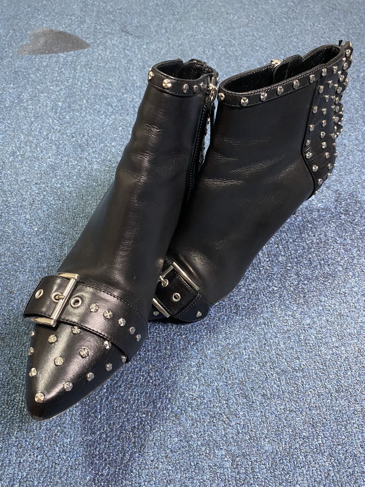 Alexander McQueen ALEXANDER MCQUEEN STUDDED ANKLE BOOTS Size US 9 / IT 39 - 2 Thumbnail