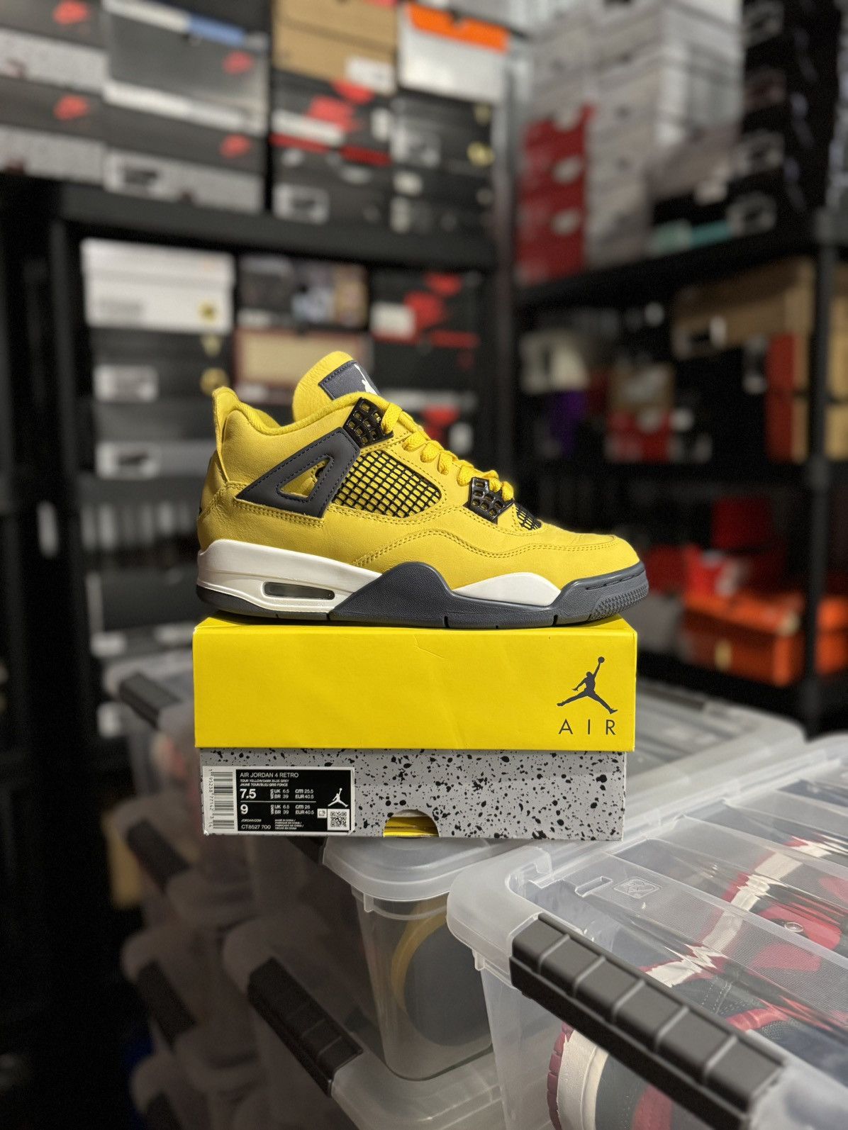 Jordan Brand Jordan 4 Retro Lightning 2021 Size 7.5 Size US 7.5 / EU 40-41 - 1 Thumbnail