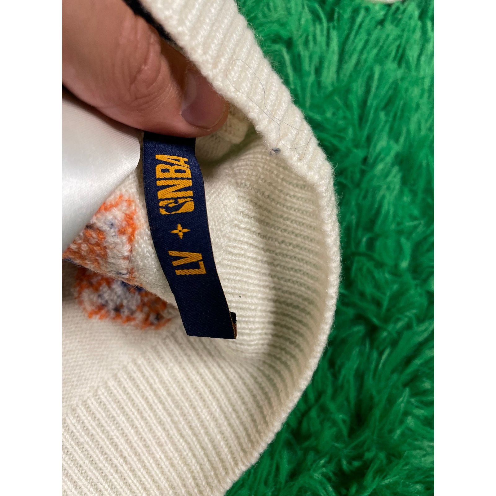 Louis Vuitton Louis Vuitton Crewneck NBA Cashmere Small (Fits XS) Used Size US S / EU 44-46 / 1 - 4 Thumbnail