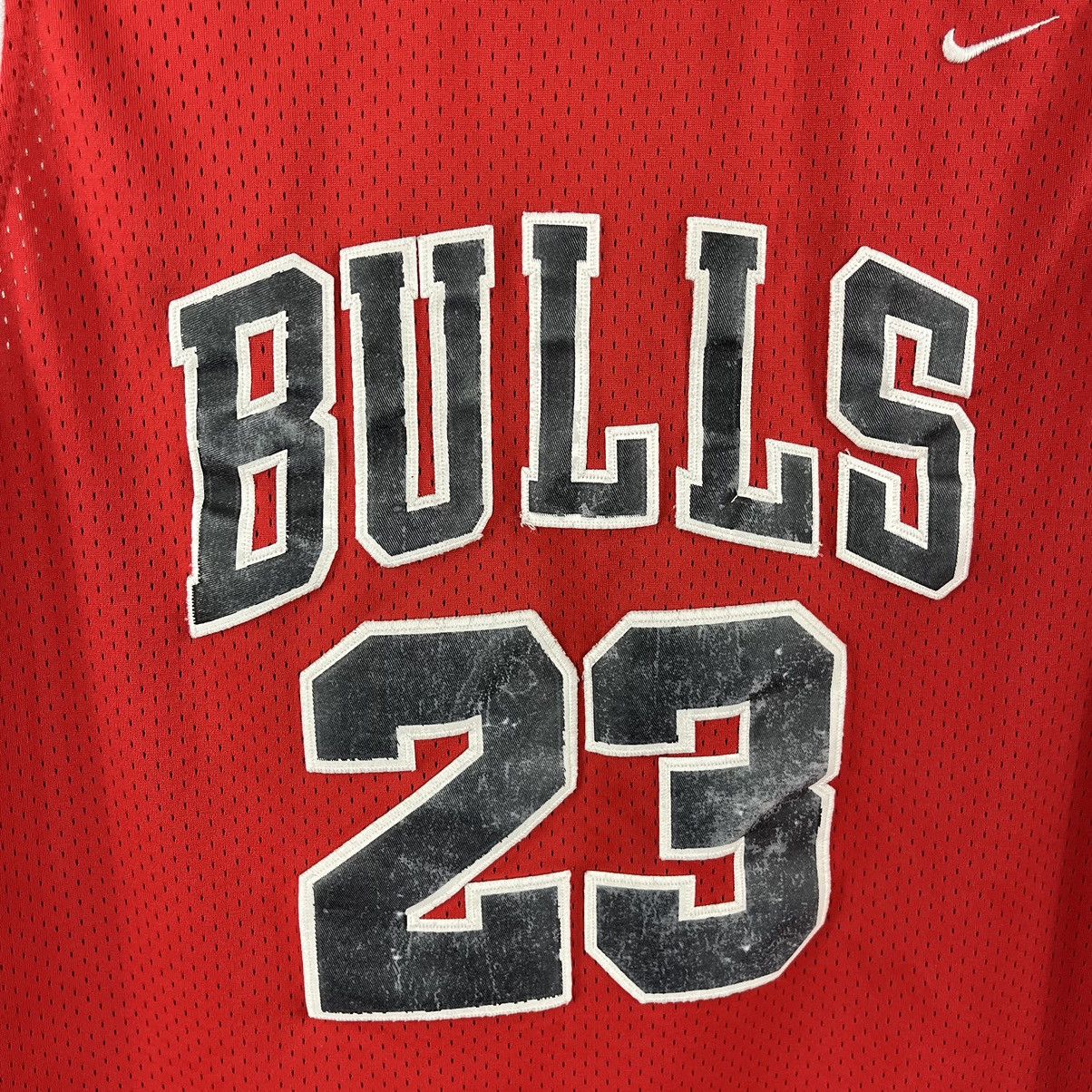 NBA × Nike Vintage Nike NBA Chicago Bulls #23 Jordan Red Size M Size US M / EU 48-50 / 2 - 4 Thumbnail