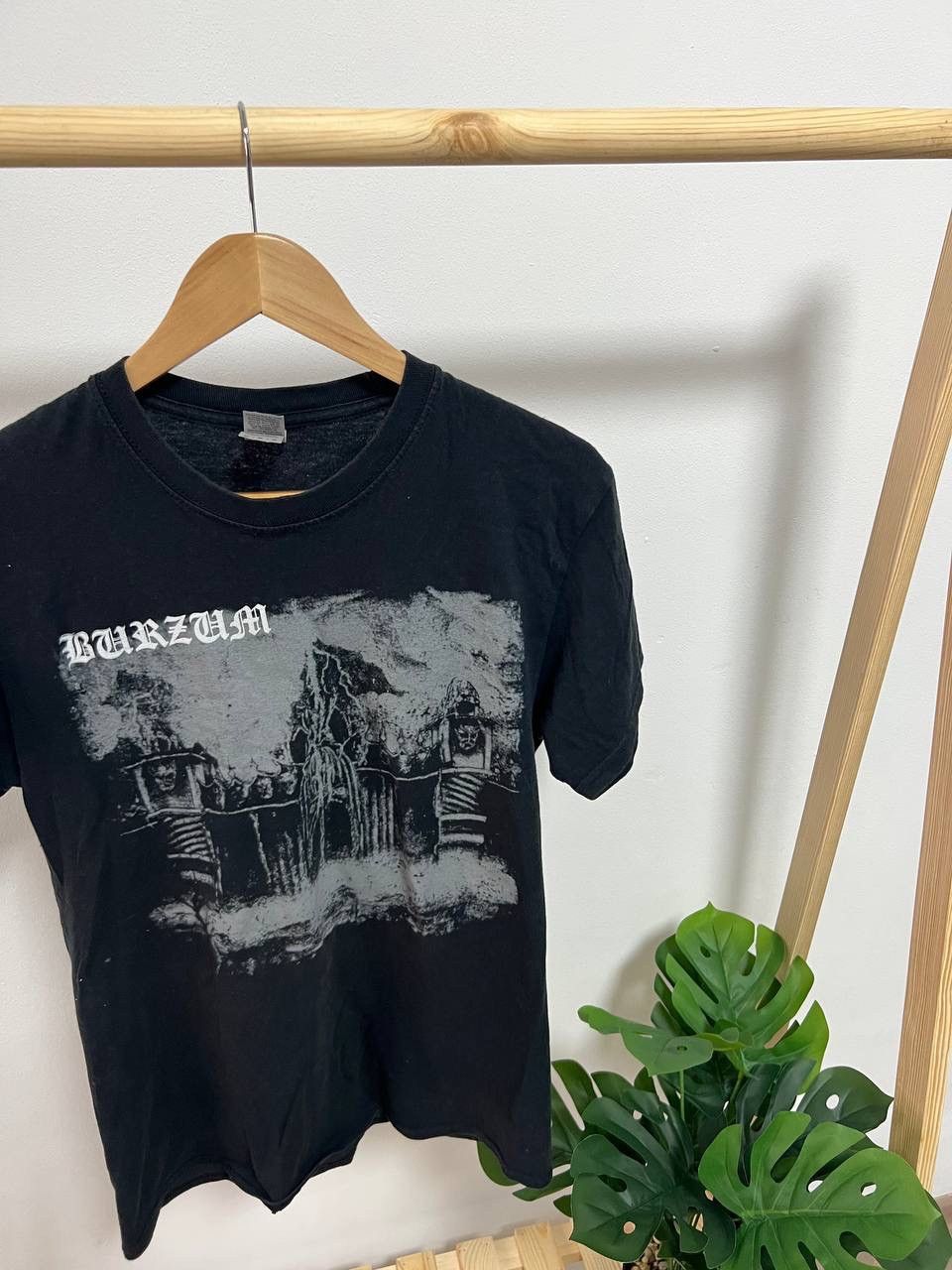 Band Tees Burzum T-shirt Rock Band Tee Vintage Size L Size US L / EU 52-54 / 3 - 10 Thumbnail