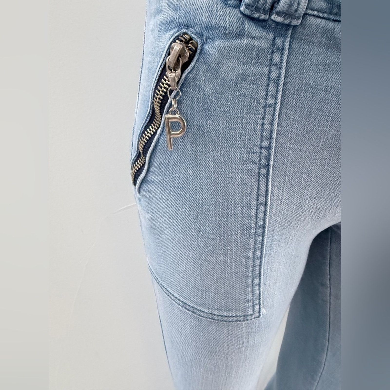 Other New Y2K Pitbull Buttlifting Light Blue Jeans.98% cotton. Size 24" / US 00 / IT 34 - 9 Thumbnail