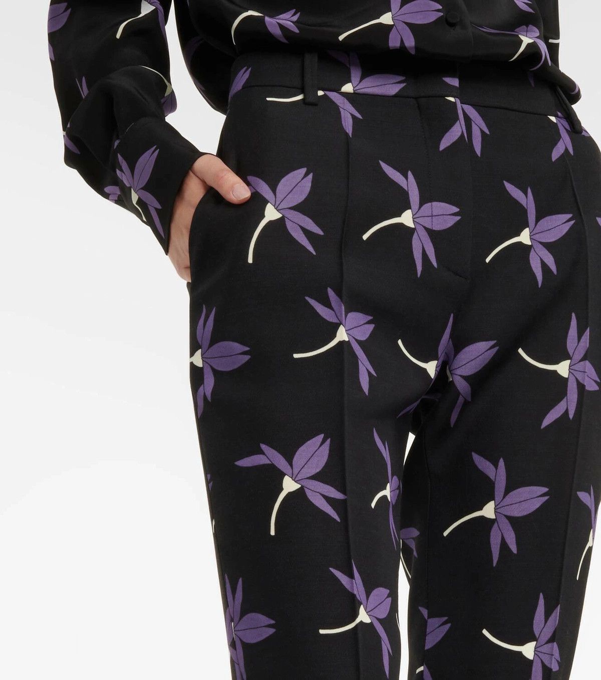 Valentino o1y0326 Casual Pant in Multicolor Size 28" / US 6 / IT 42 - 2 Thumbnail