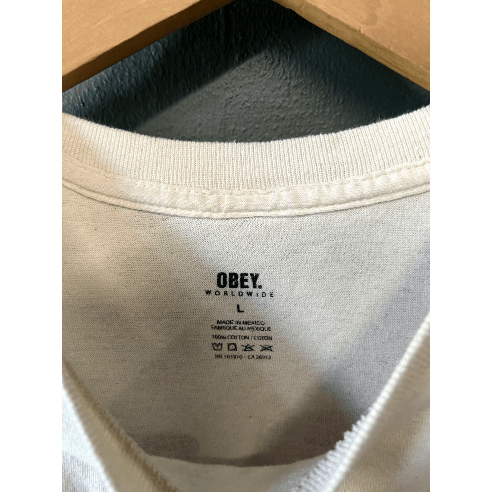 Obey OBEY Mens T-Shirt Short Sleeve Graphic Ivory Labeled Size L White 90s? Size US L / EU 52-54 / 3 - 3 Thumbnail