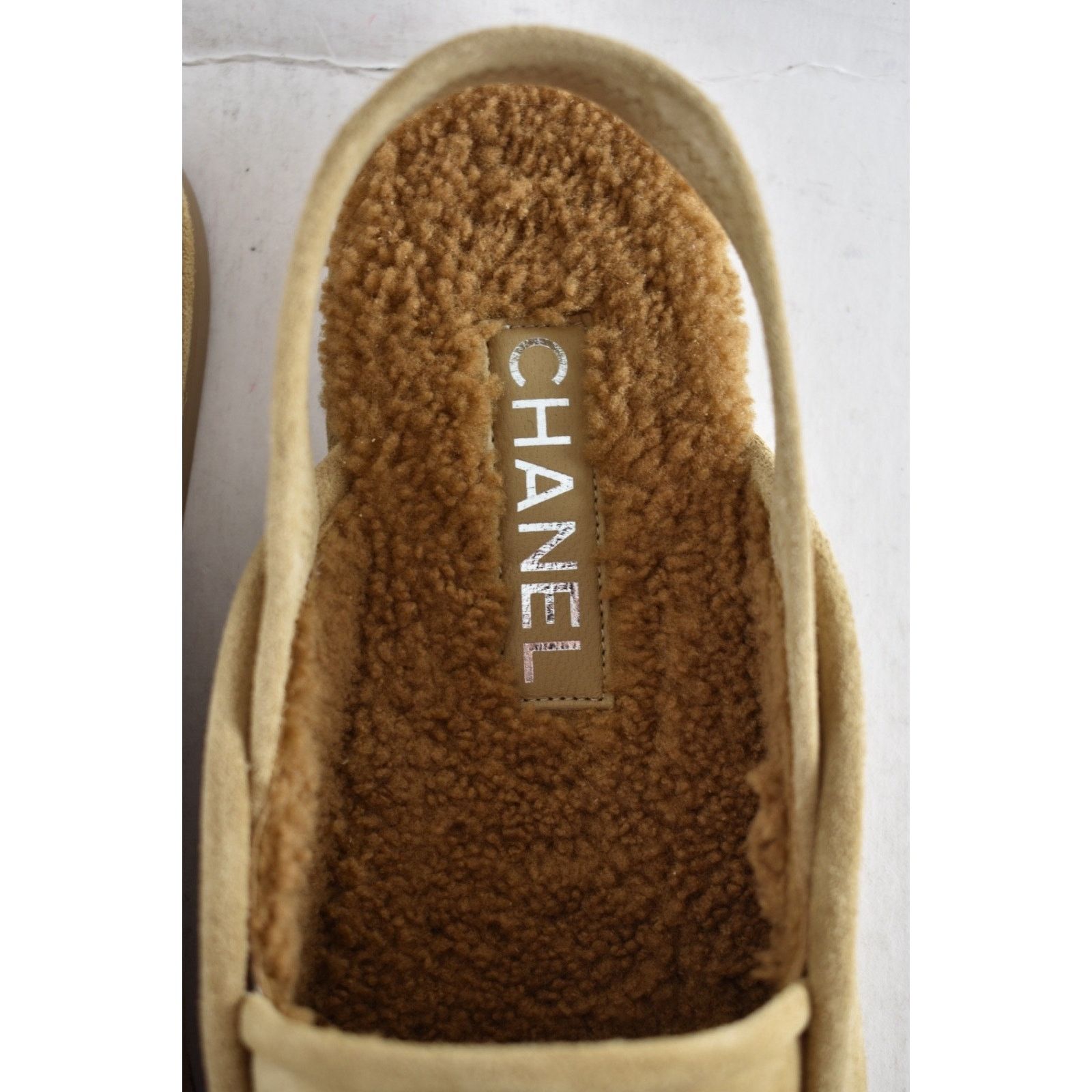 Chanel Chanel Dark Beige Suede Shearling CC Moccasin Flat 40 Size US 10 / IT 40 - 14 Thumbnail