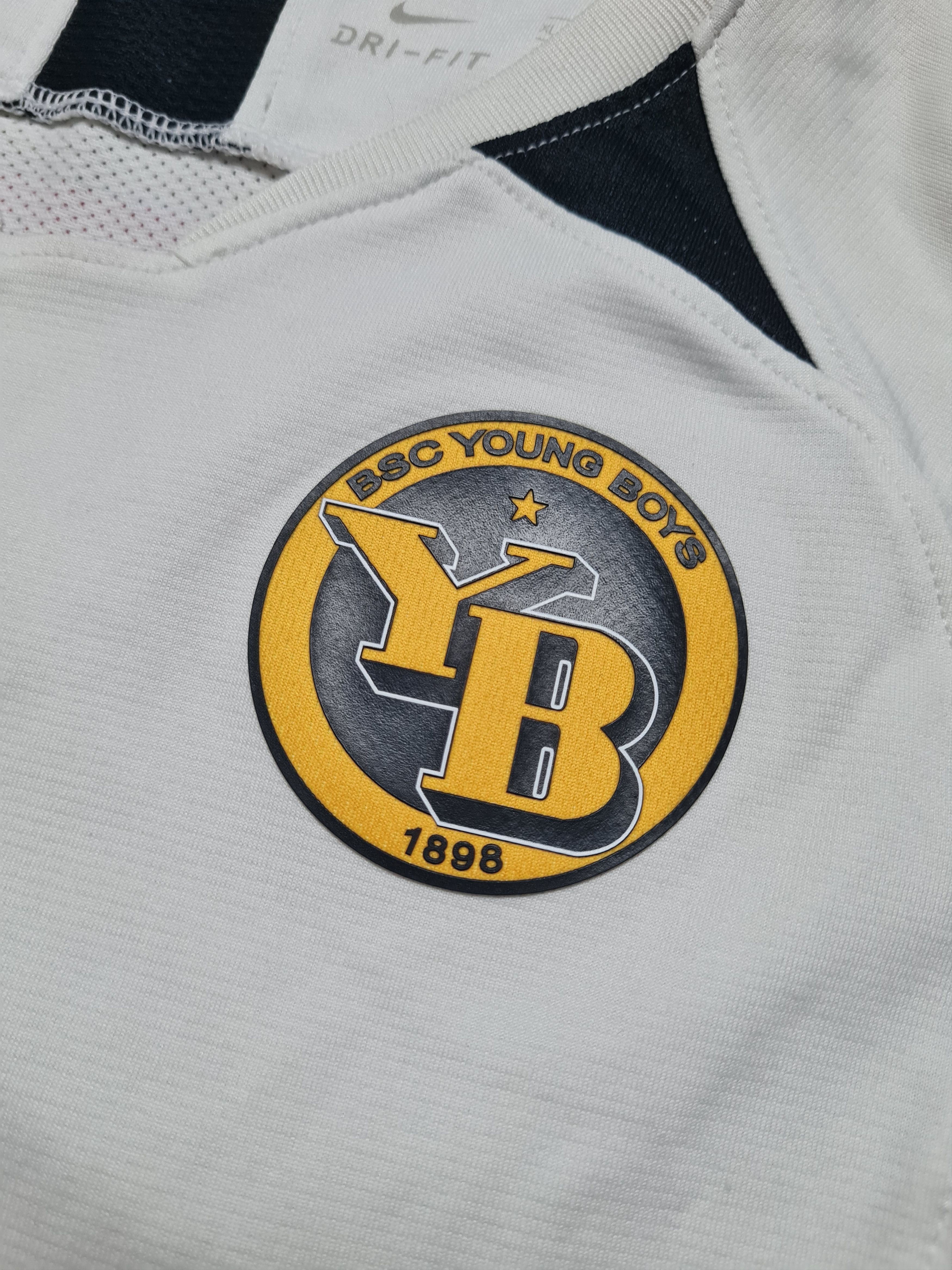 Nike BSC YOUNG BOYS 2019/2020 AWAY SHIRT SOCCER NIKE # 18 NSAME Size US XS / EU 42 / 0 - 12 Thumbnail