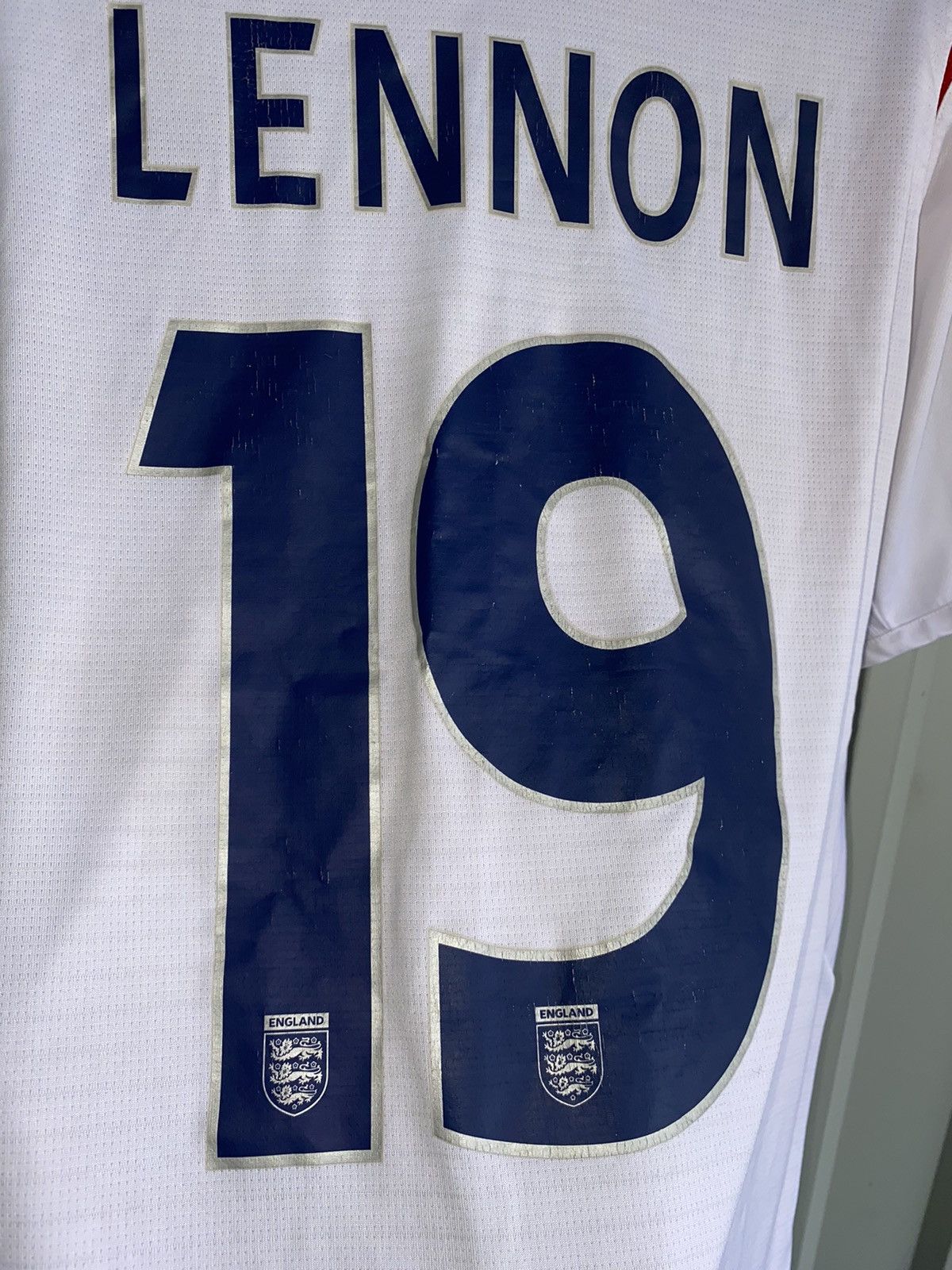 Umbro Jersey England 2005-2007 home, number 19 LENNON Size US L / EU 52-54 / 3 - 8 Thumbnail
