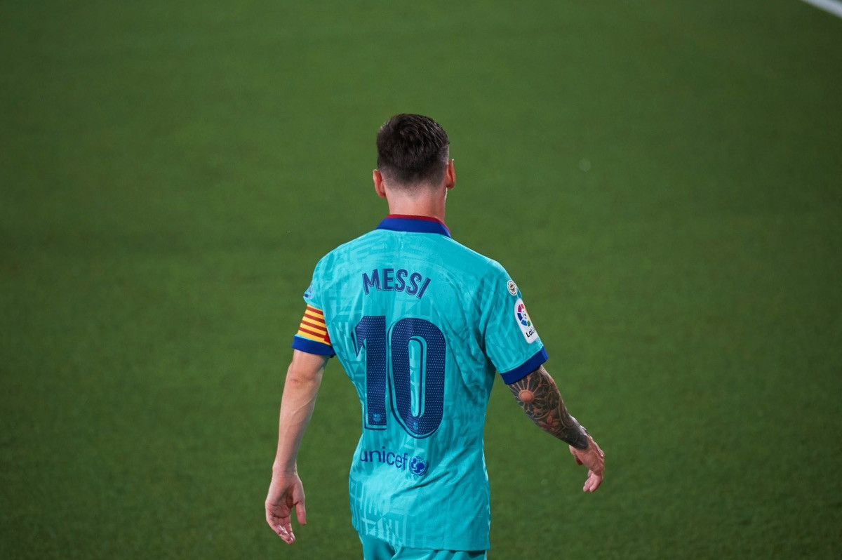 Nike × Vintage NWT BARCELONA NIKE 2019/2020 FOOTBALL THIRD JERSEY #10 MESSI Size US S / EU 44-46 / 1 - 10 Thumbnail