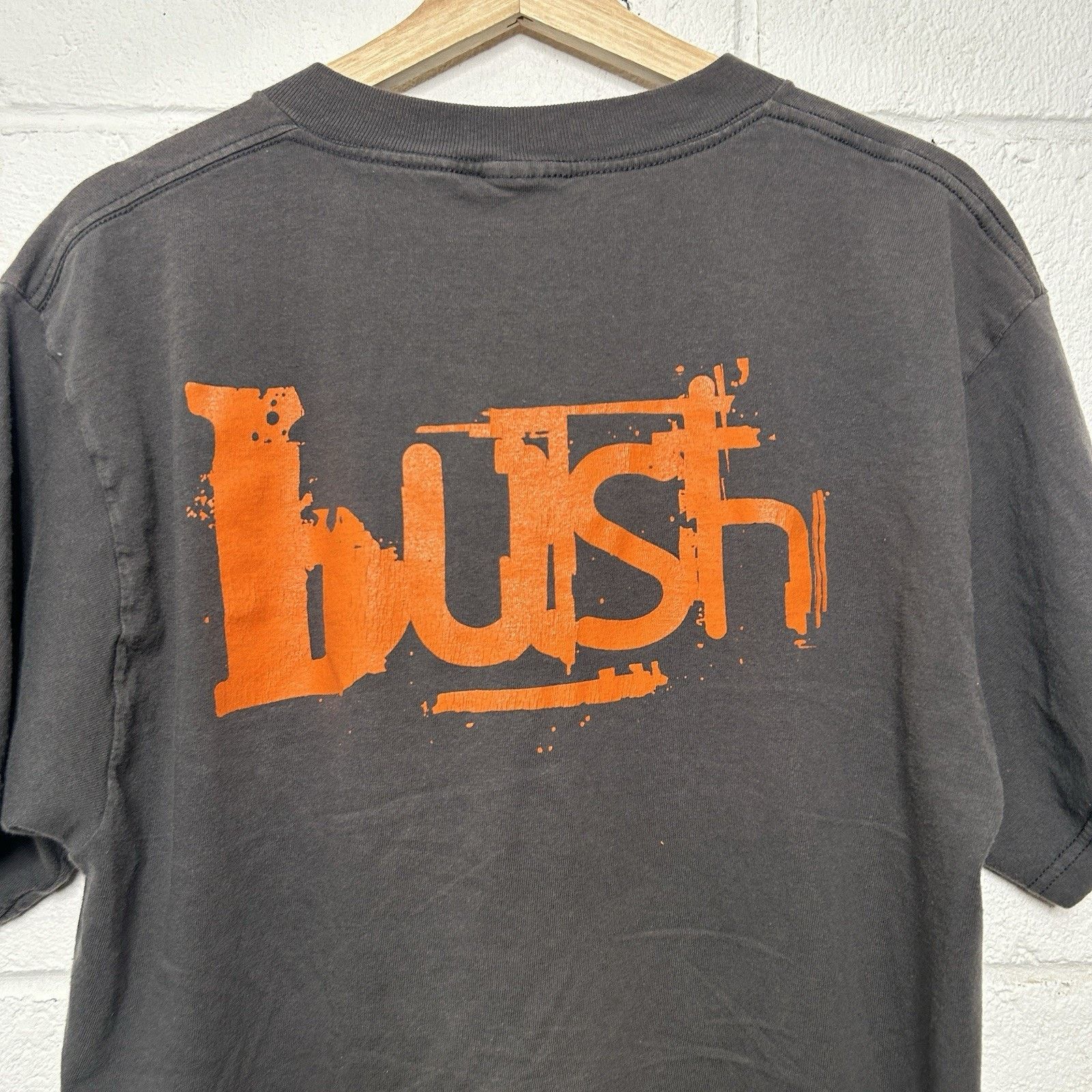 Giant Vintage 90s Bush Razorblade Suitcase Band T-Shirt “Grey” Size US L / EU 52-54 / 3 - 4 Thumbnail