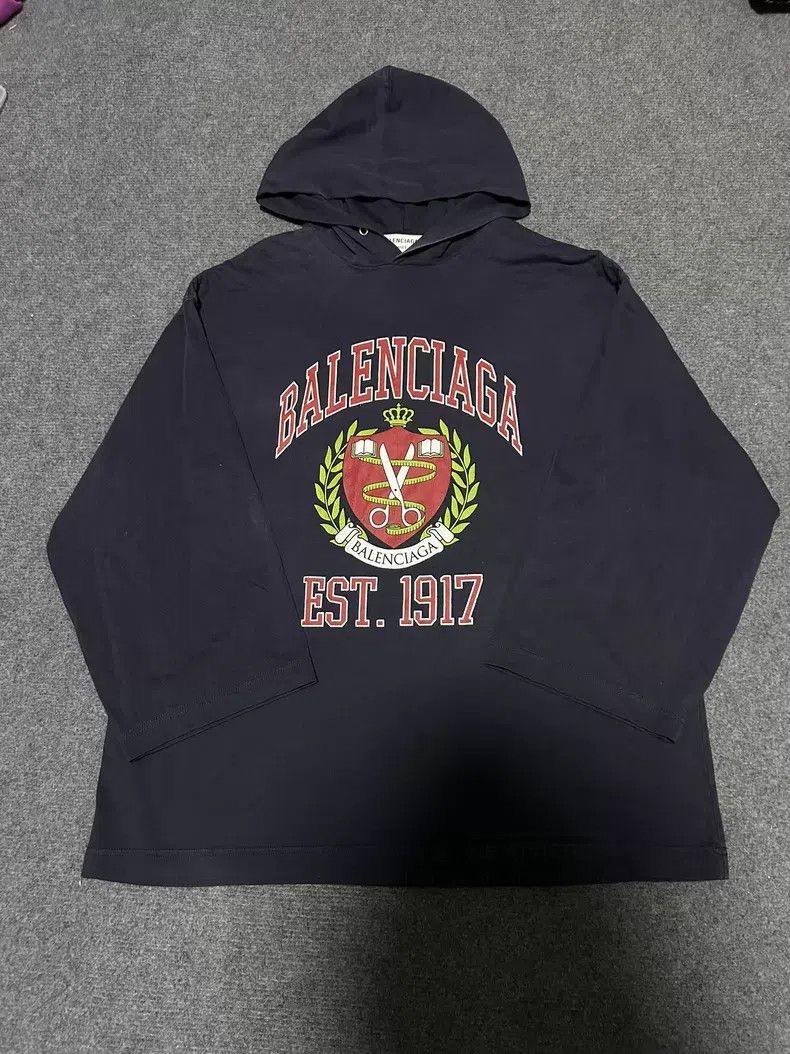 Balenciaga Balenciaga Scissor Badge Hoodie Size US S / EU 44-46 / 1 - 1 Thumbnail